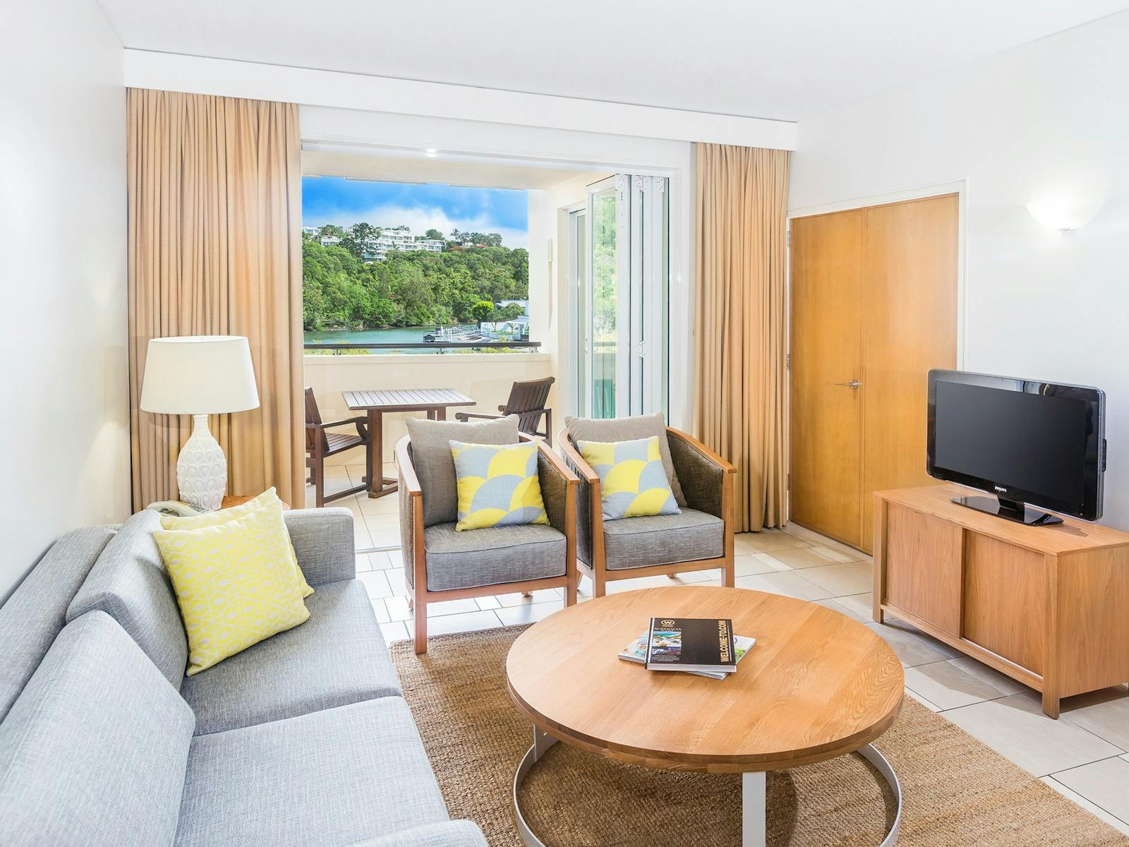 1 Bedroom River View Apartment 1 Bedroom River View Apartment