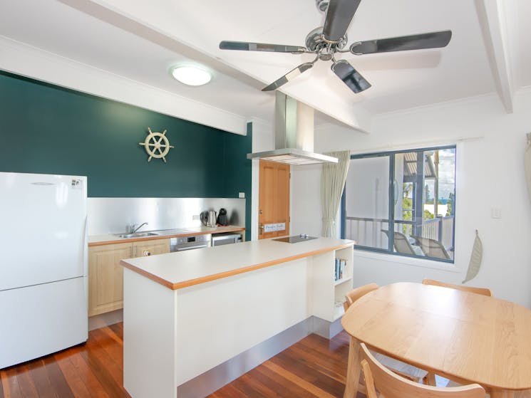 Ocean Suite - kitchen/dining area
