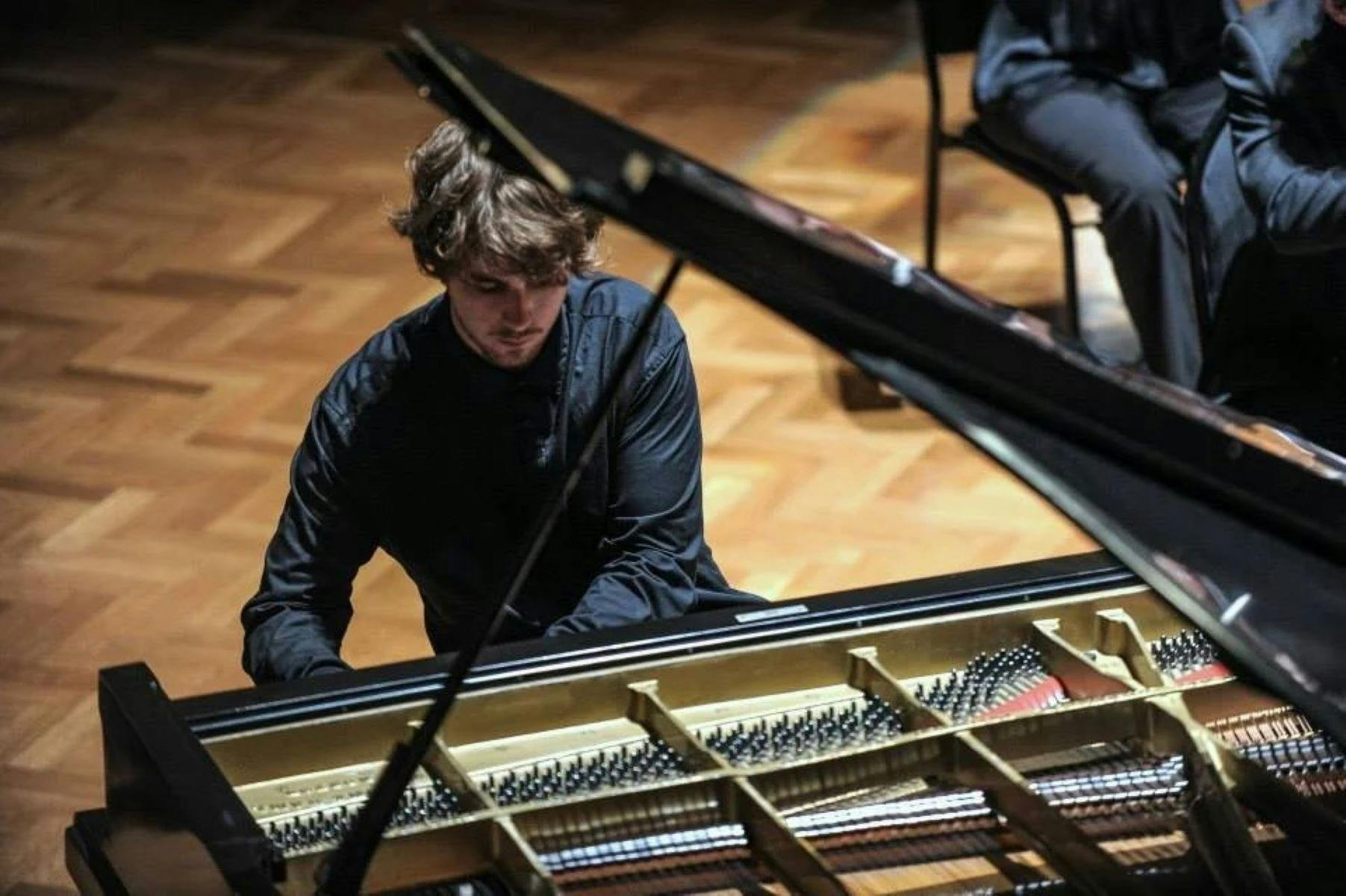 The Yarragon Studios Chamber Music Series presents Josh Hooke