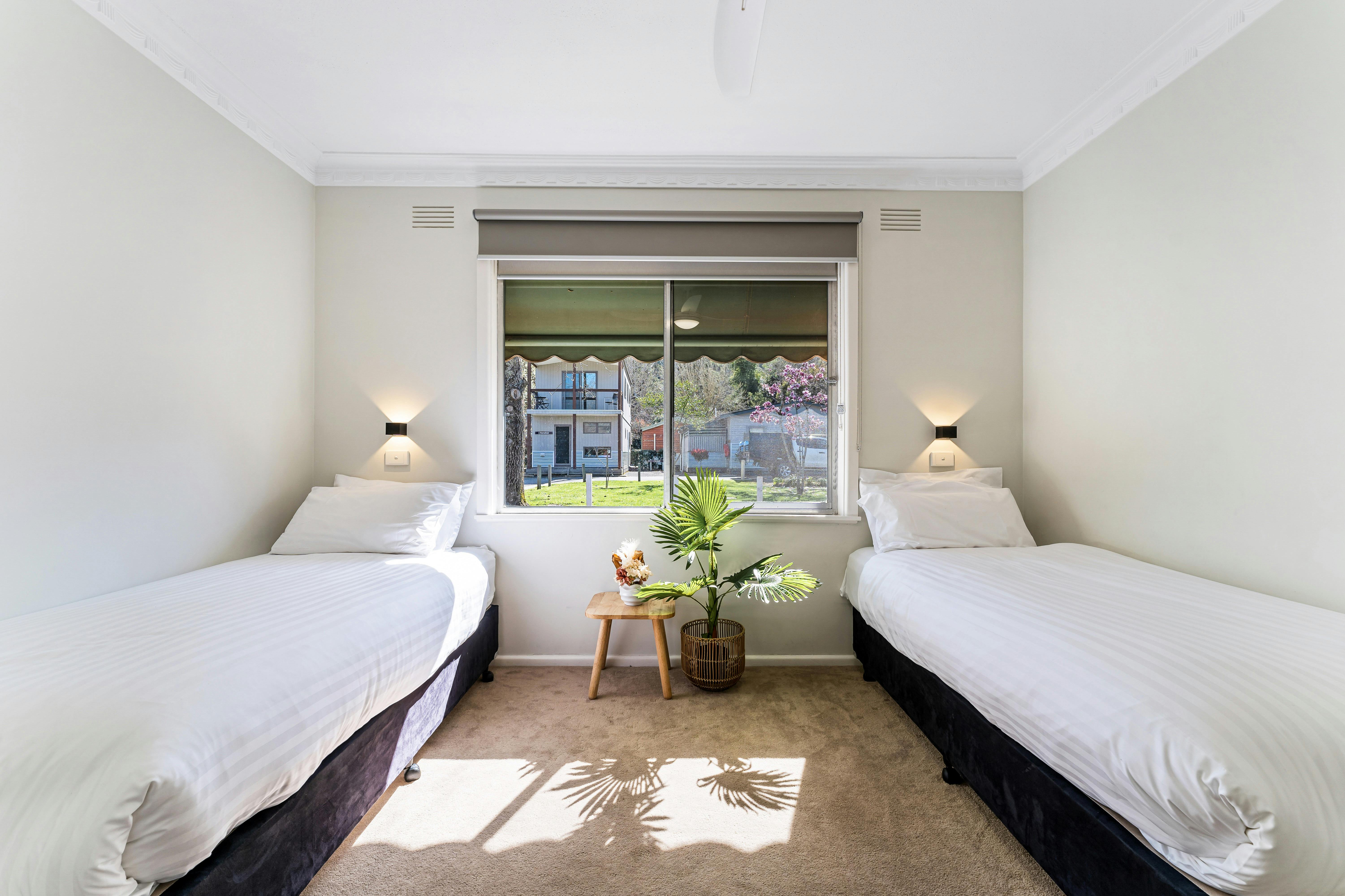 Summit Two Bedroom House | Tasman Holiday Parks - Bright