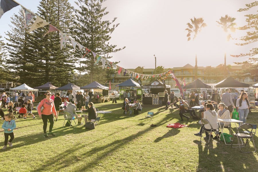 Kiama Markets: Credit, Destination NSW