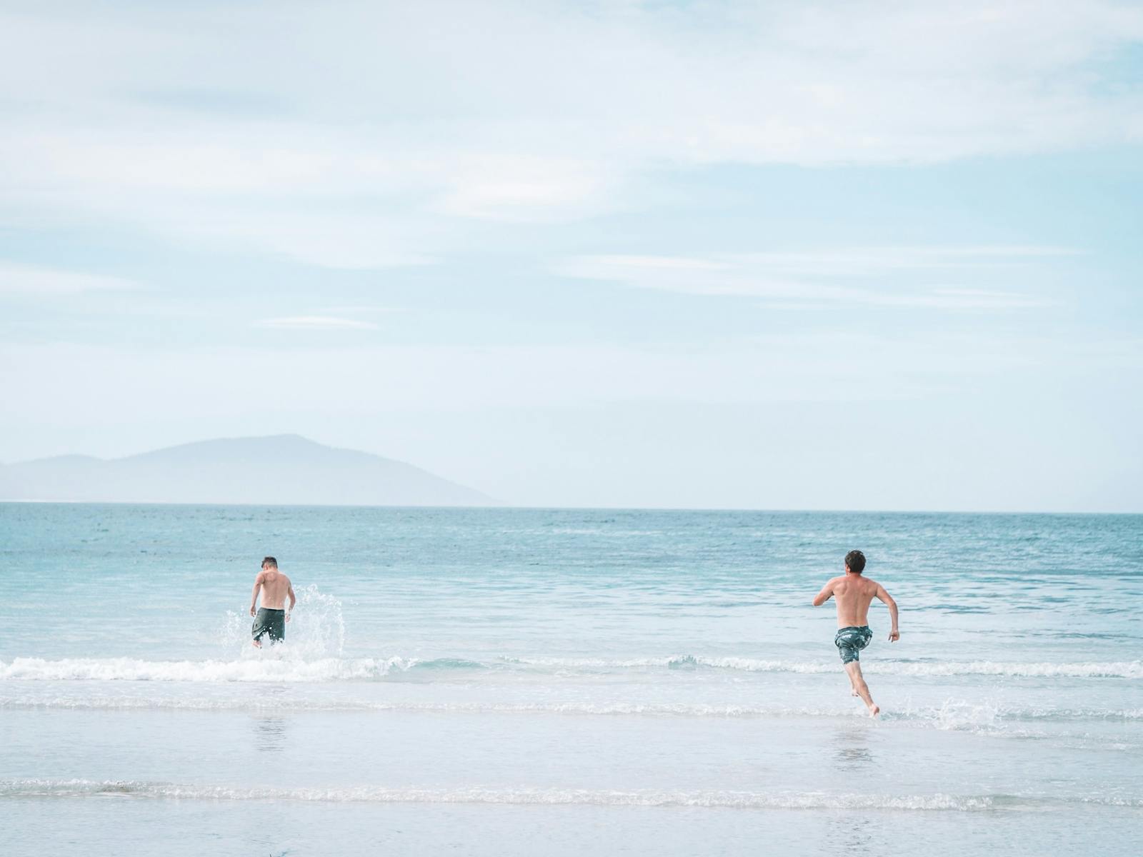 Friendly beaches swim Tasmania