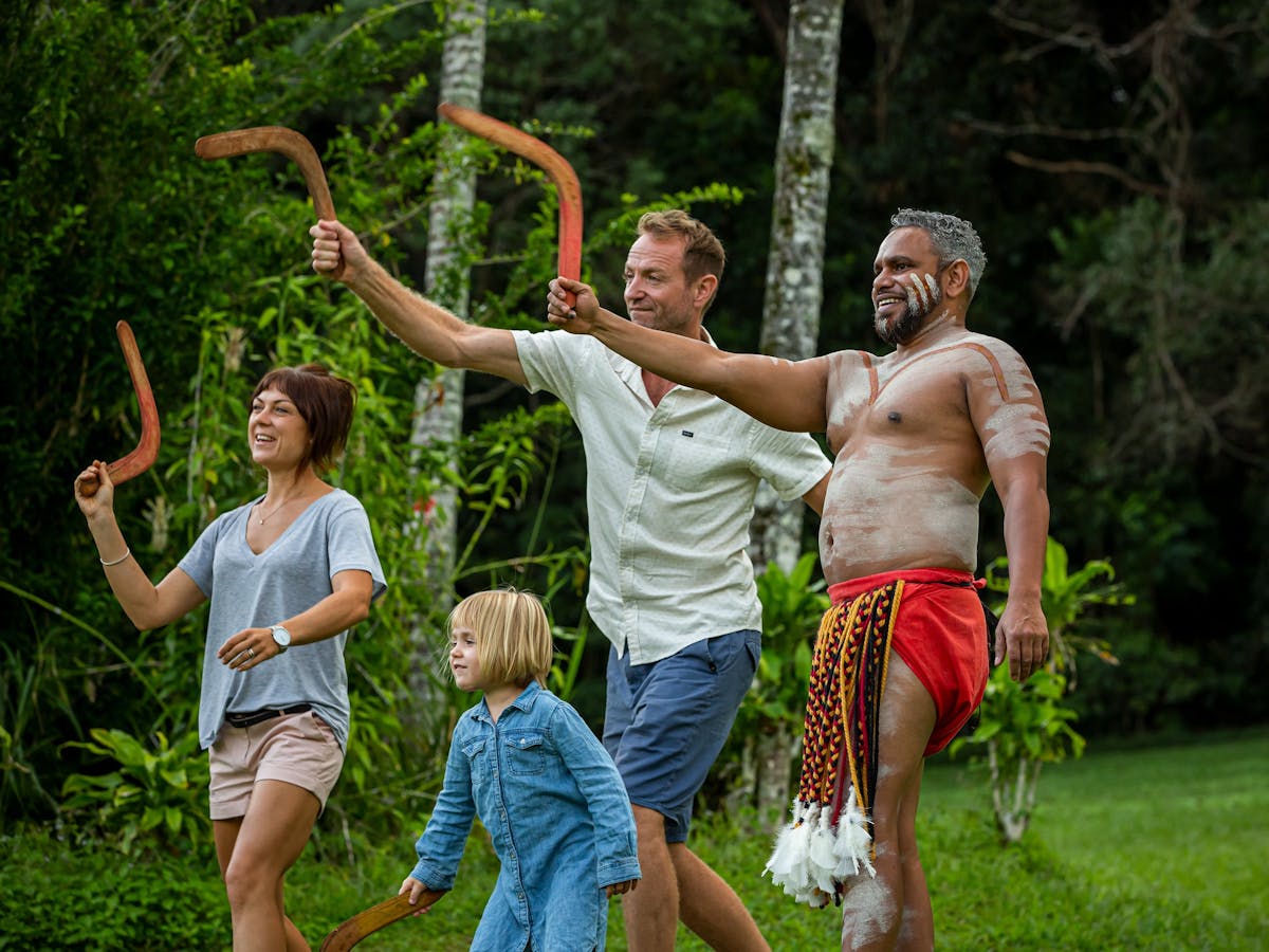 boomerang throwing pamagirri aboriginal experience rainforestation nature park