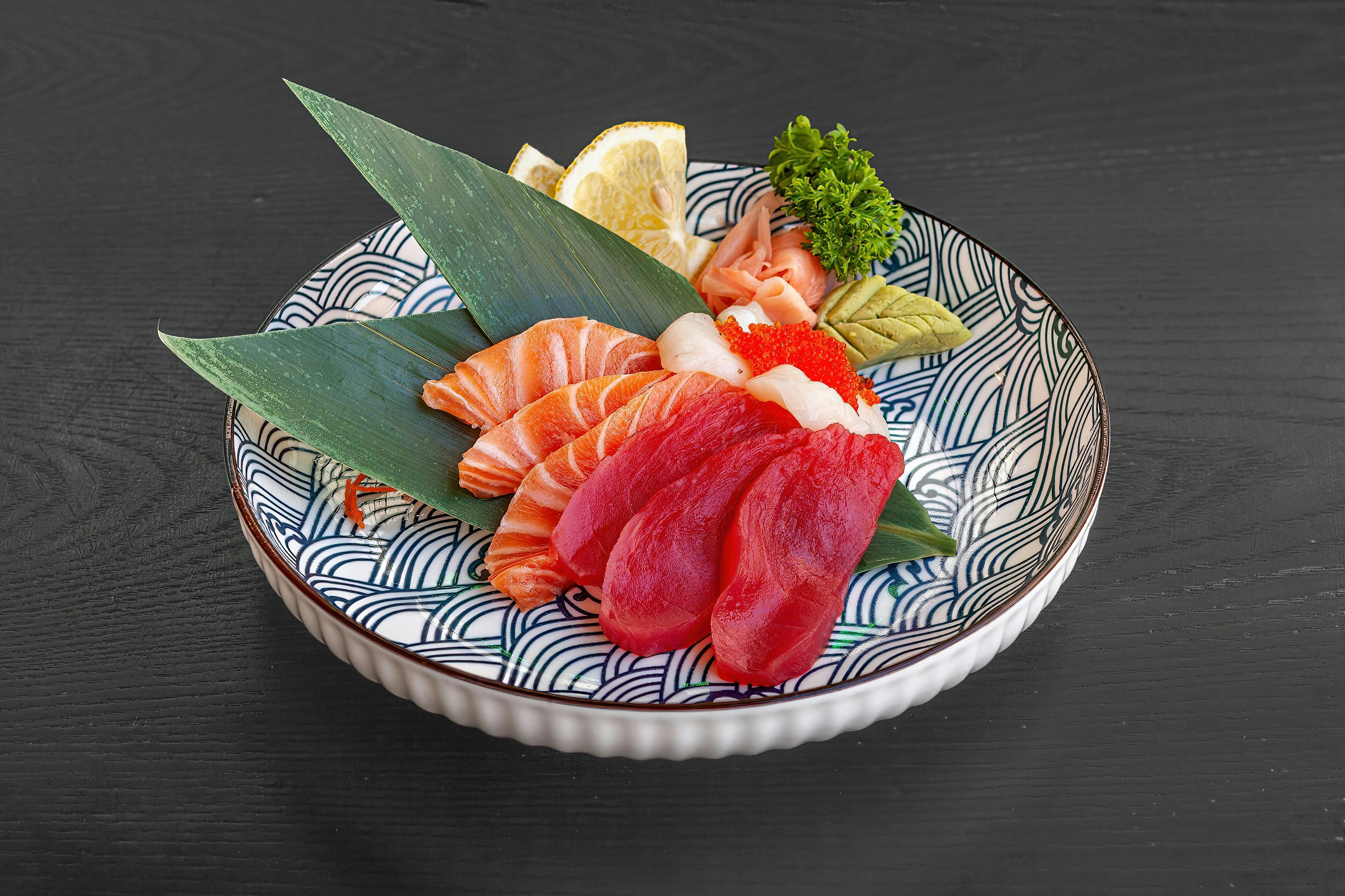 Assorted sashimi