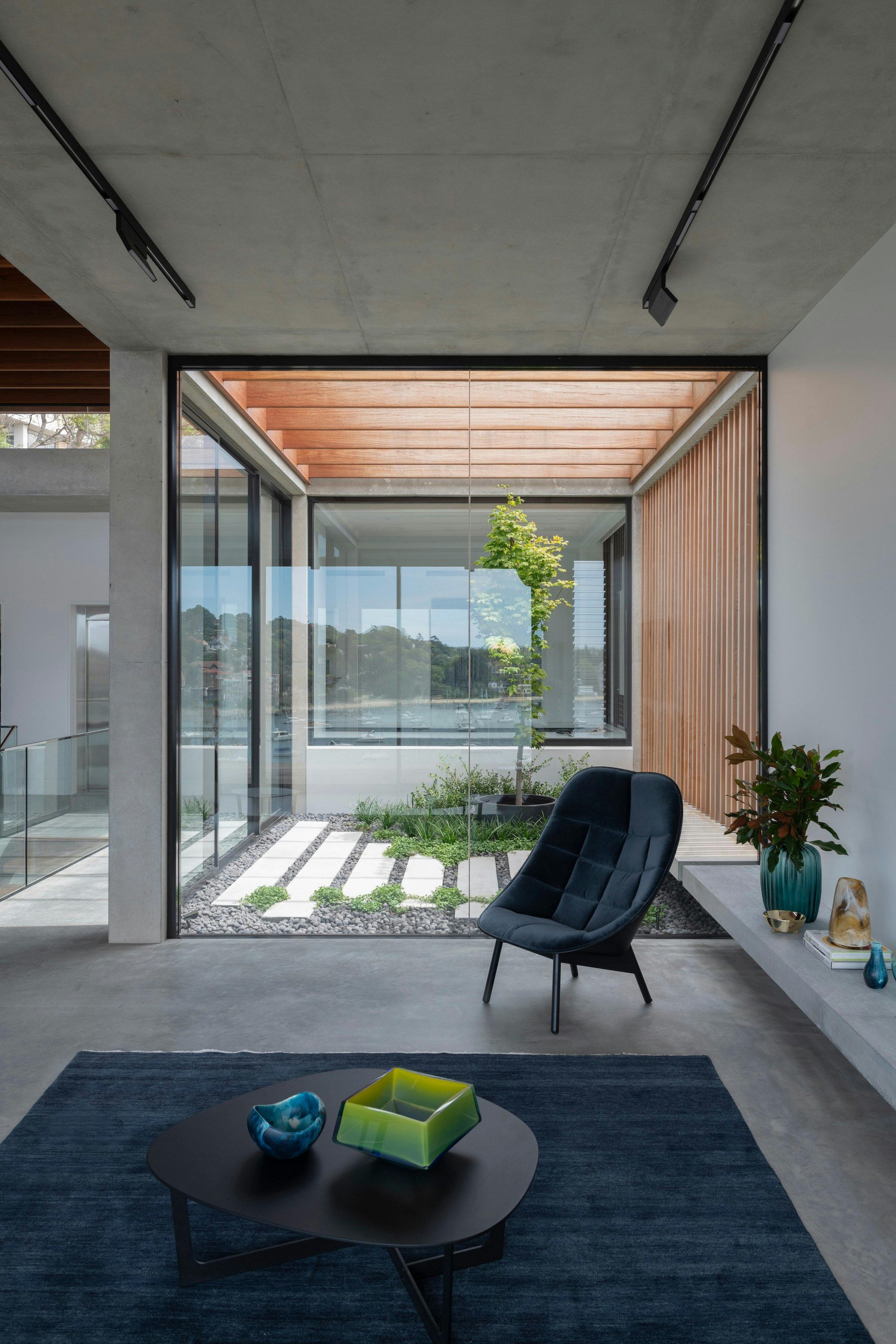 Die gut beleuchteten Räume