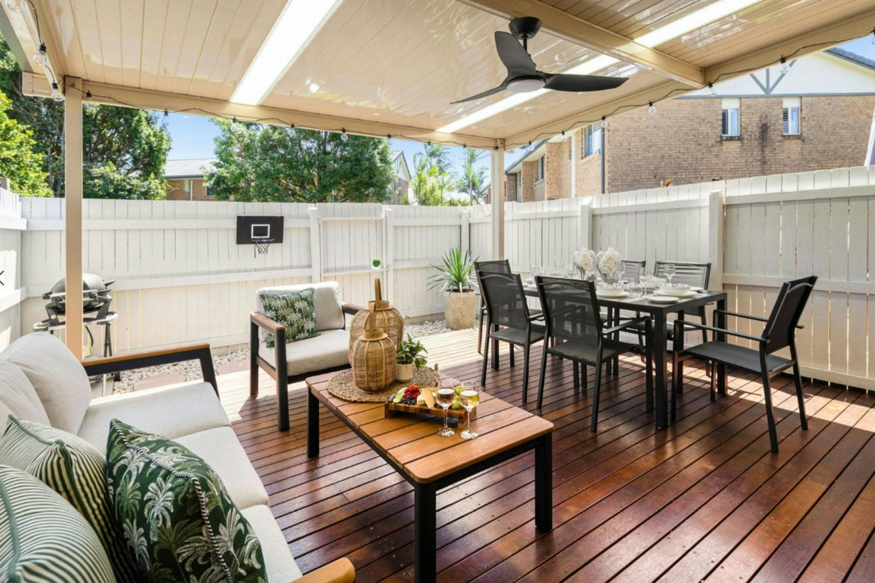 Enjoy Barbecue and dine at the Veranda