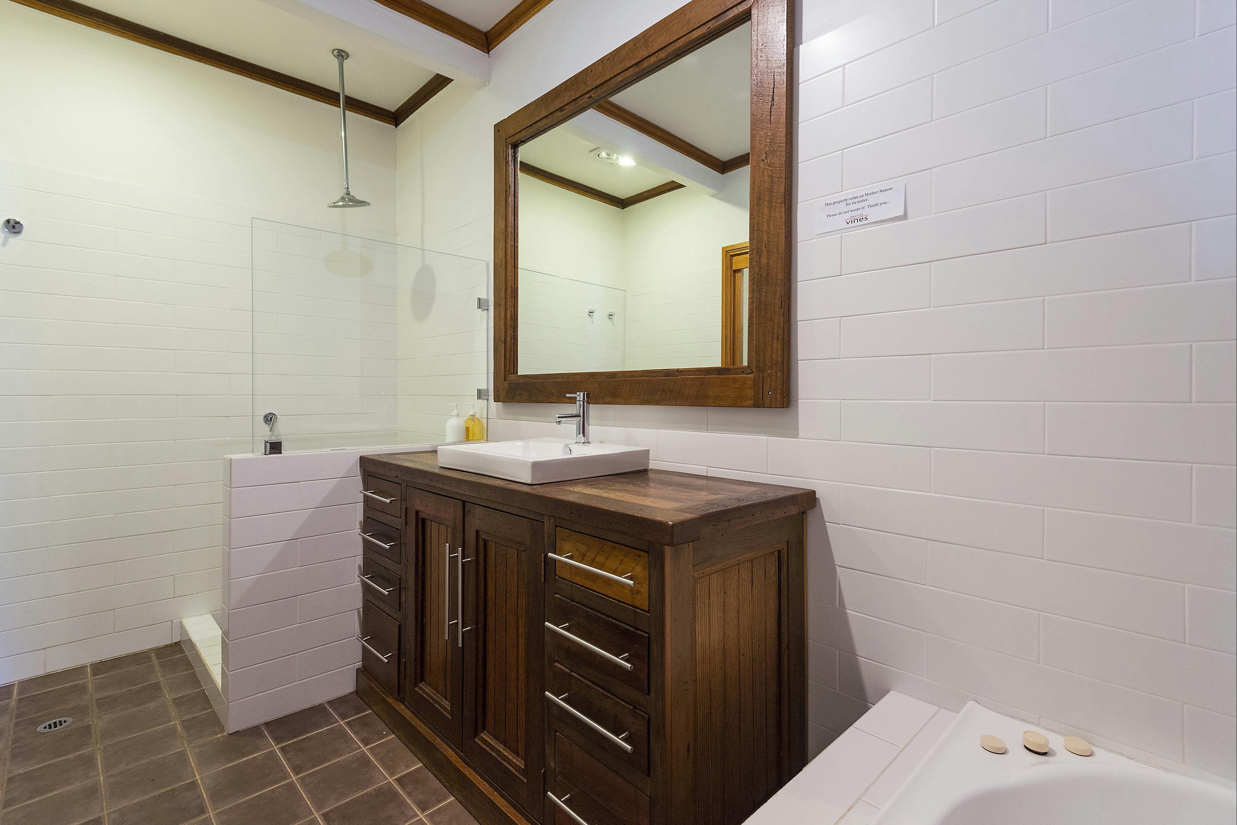 Dalwood Country House - Bathroom