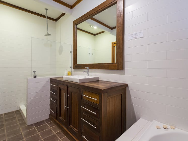 Dalwood Country House - Bathroom
