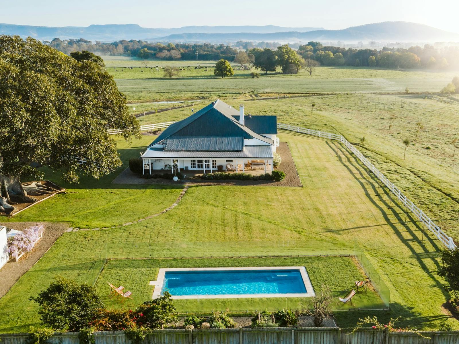 Breathtaking private position overlooking rolling farmland