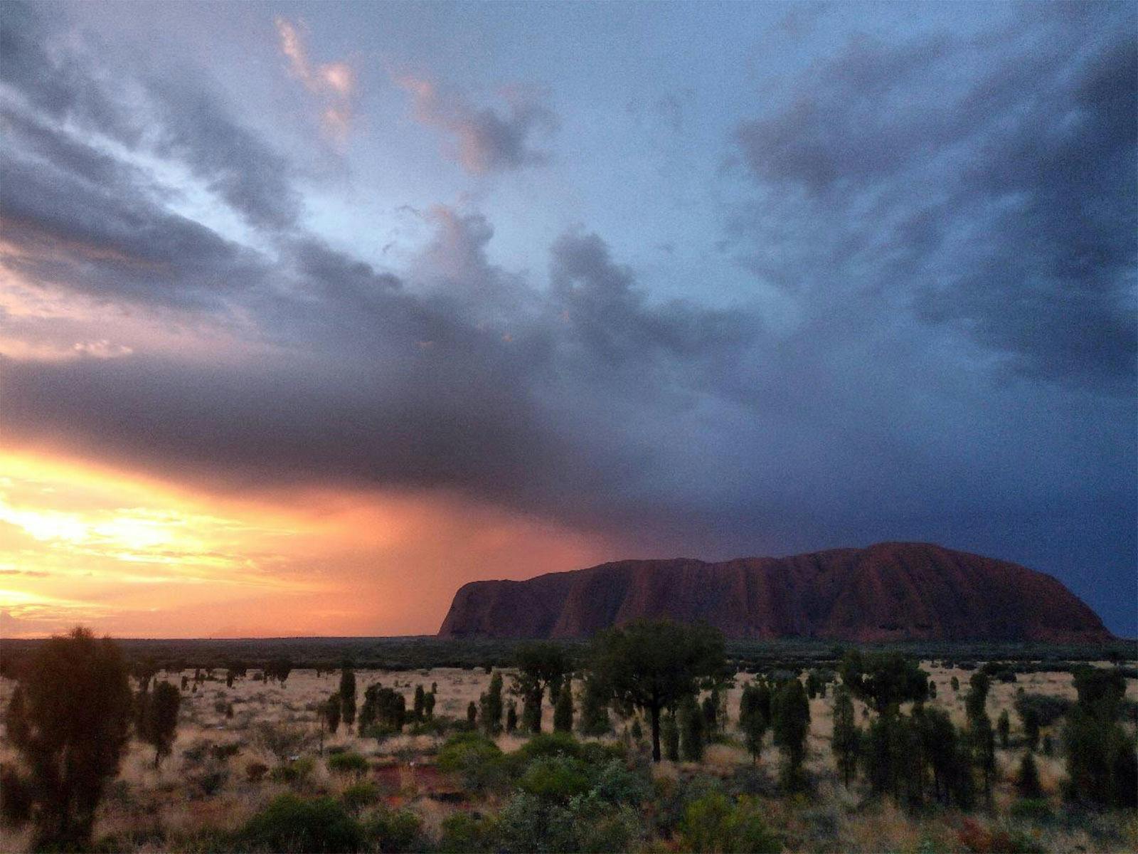SEIT Uluru Sunset + BBQ