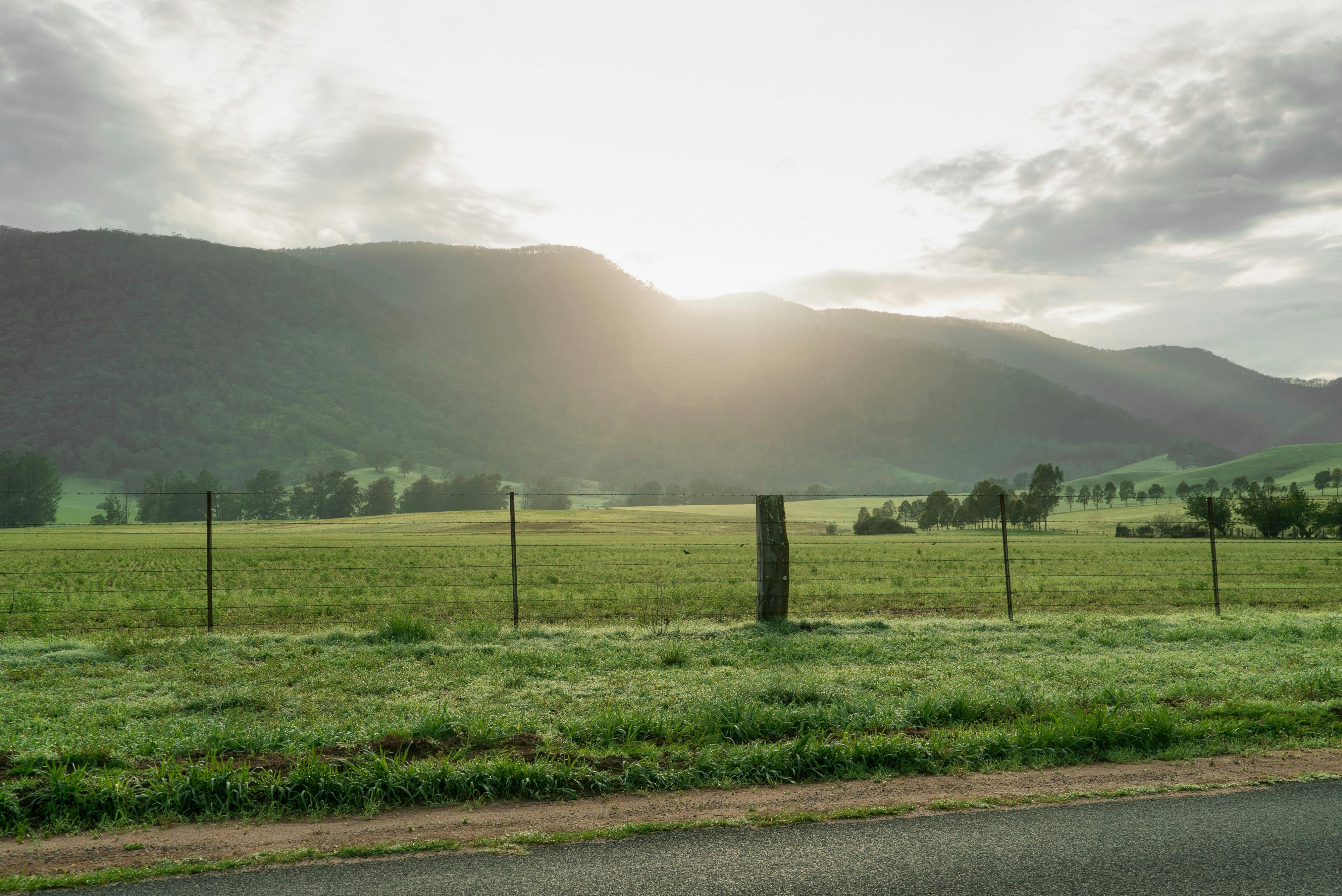 Sun over the mountain tops in Araluen
