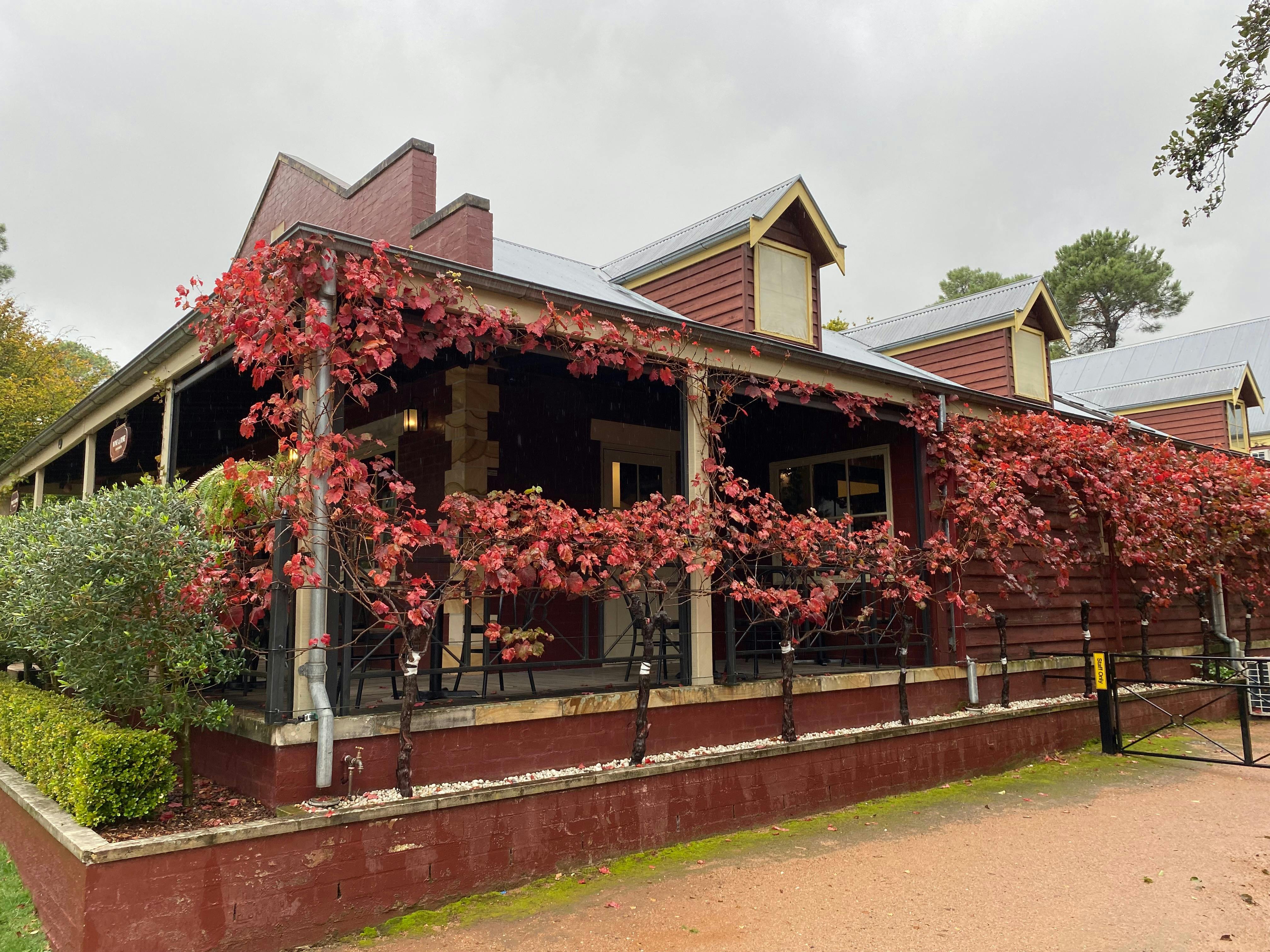 Southern Highlands Wine Tour -  Vino Rosso Tours