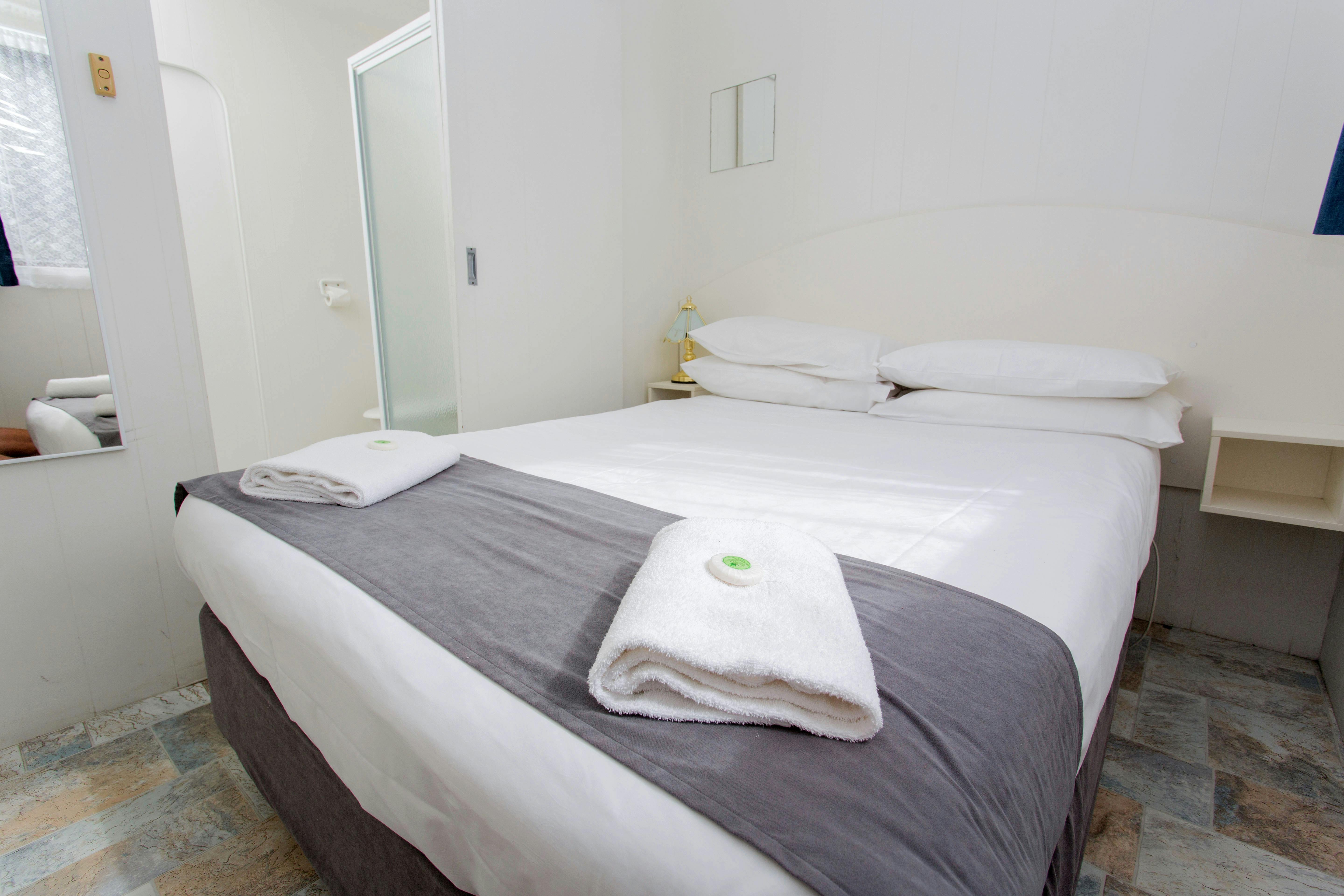 Budget Cabin (Sleeps 2)