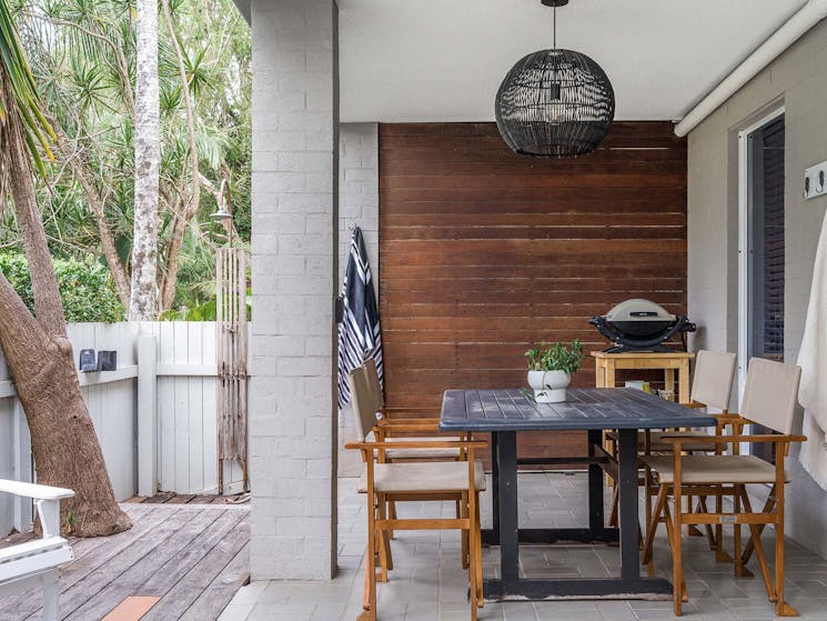 Seasalt - Byron Bay - Outdoor Shower and Seating Area BBQ