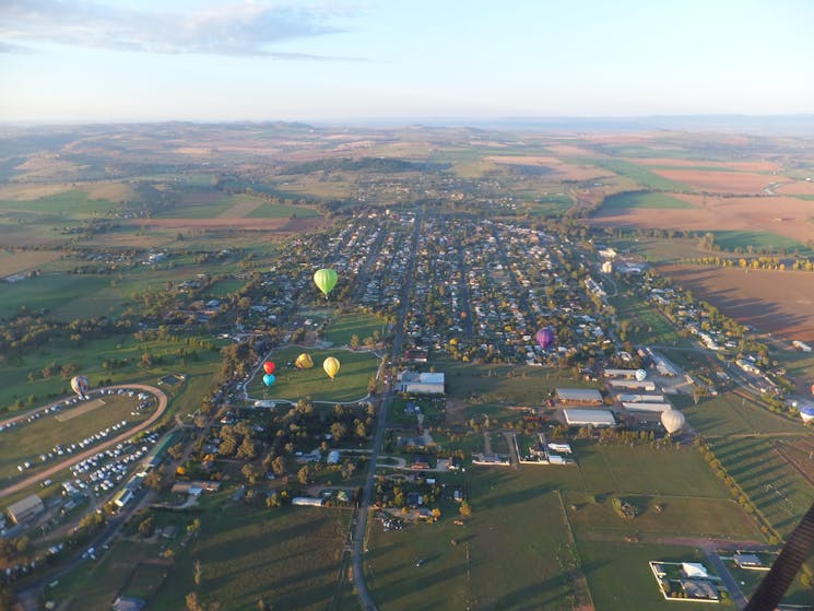 Aussie balloontrek on Canowindra