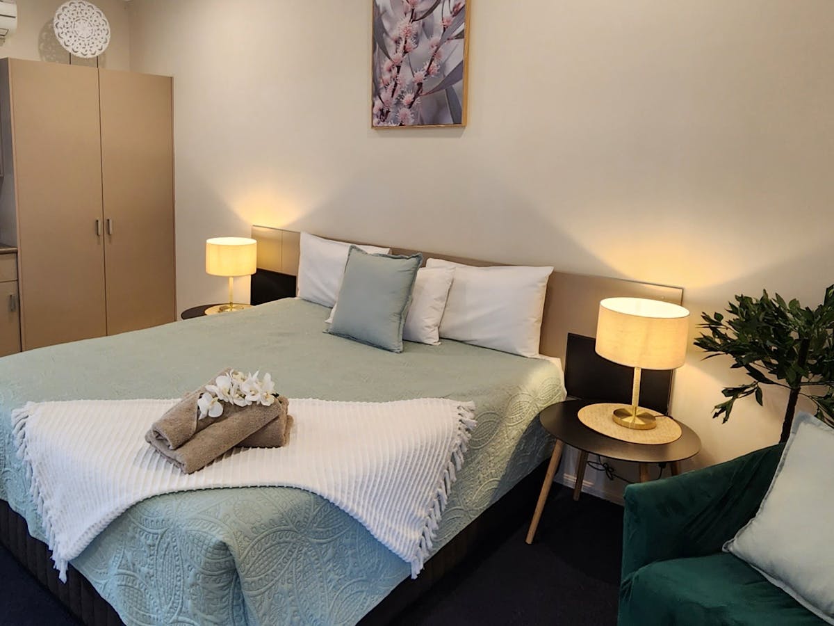 Deluxe King Room