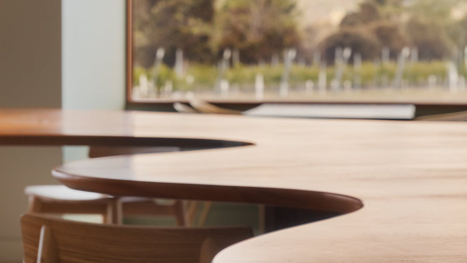 SISU WINERY Tasting Table