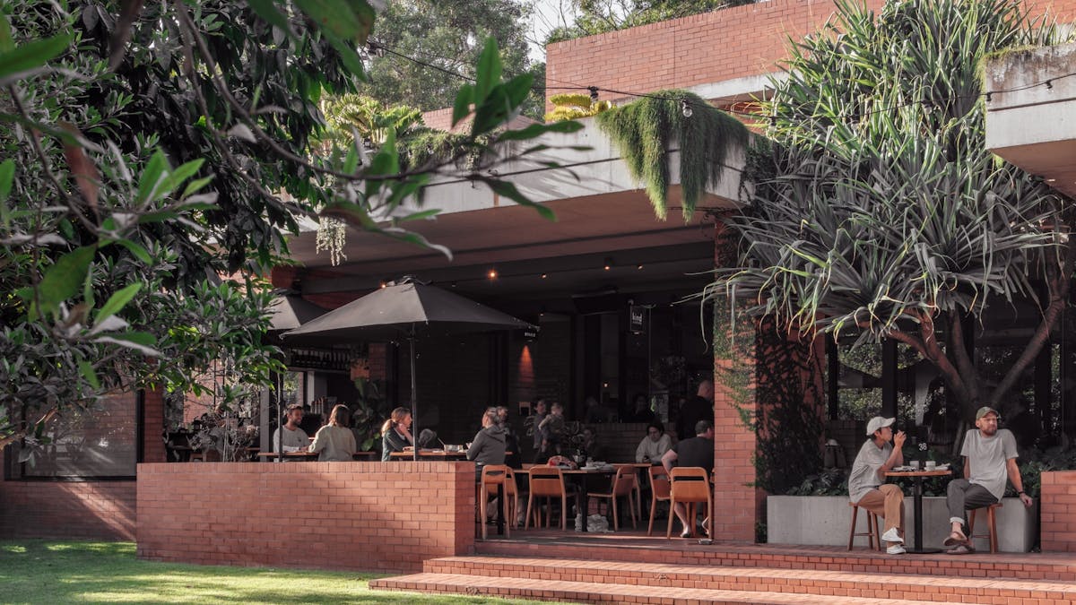 Looking into Stable cafe