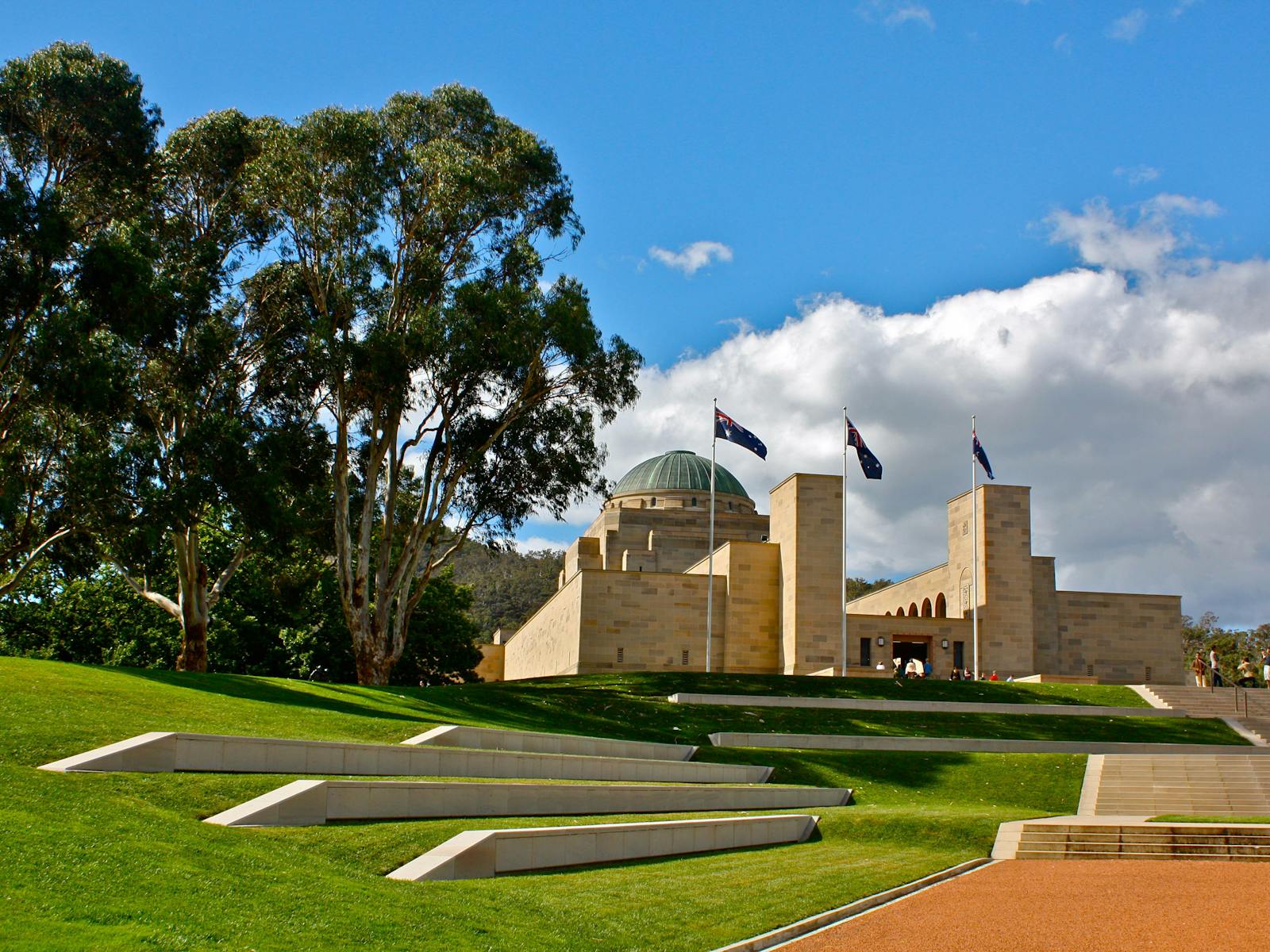 Canberra Guided Tours