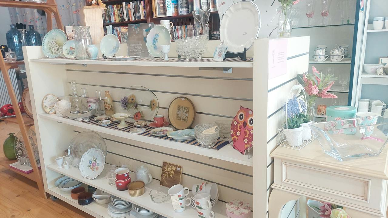 Modern and vintage items
