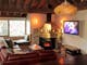 Wallace's - lounge