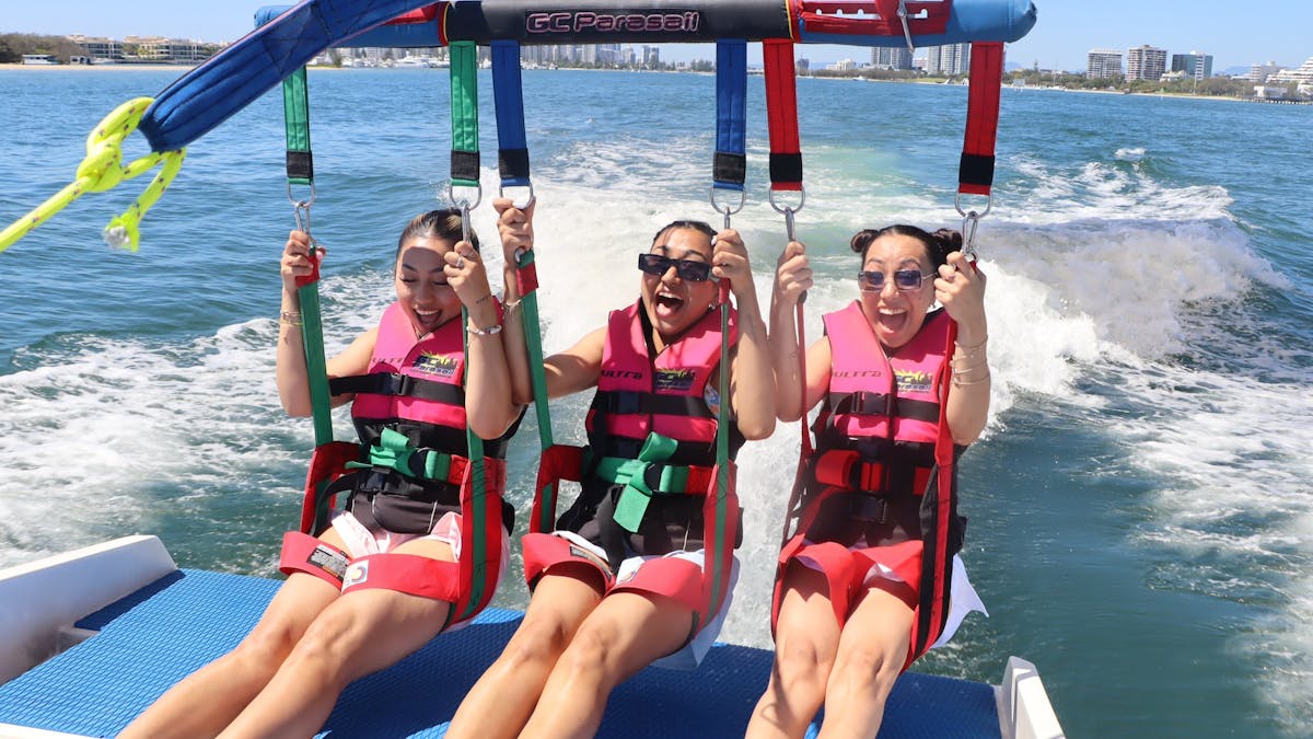 Triple Parasail