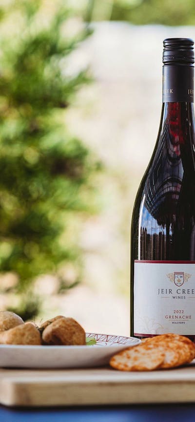 Lost in the vineyard's embrace, where every step reveals the poetry of nature's artistry. Amidst rol