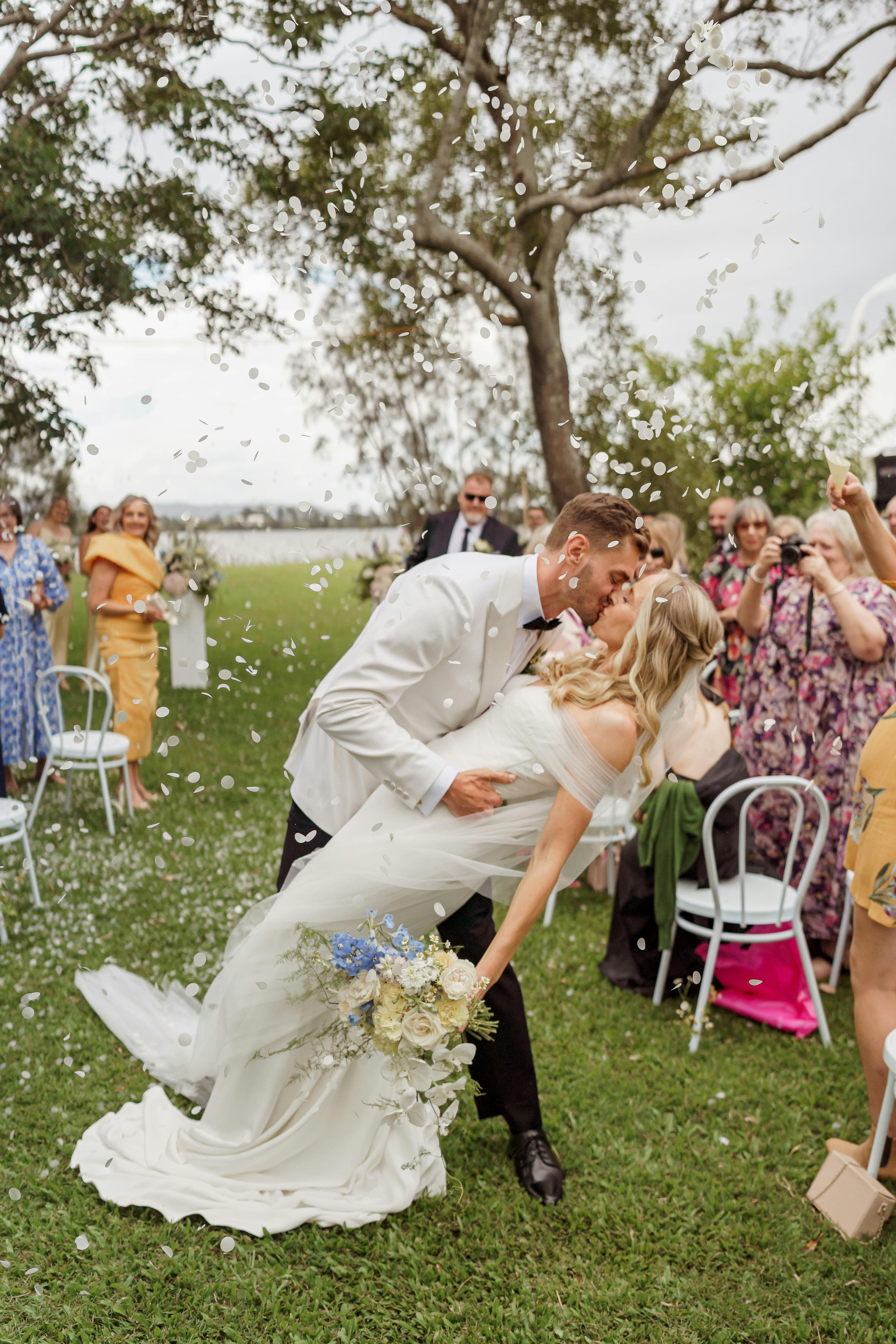 ケイトリンとクリスはウィンヤビーハウスで結婚しました