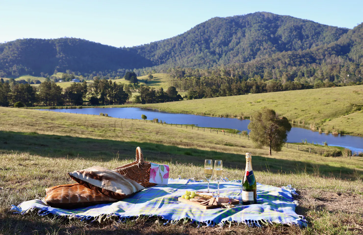 Picnic overlooking the dam