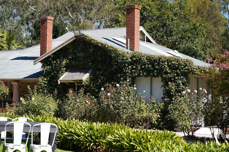 Barristers Block Vigneron Villa