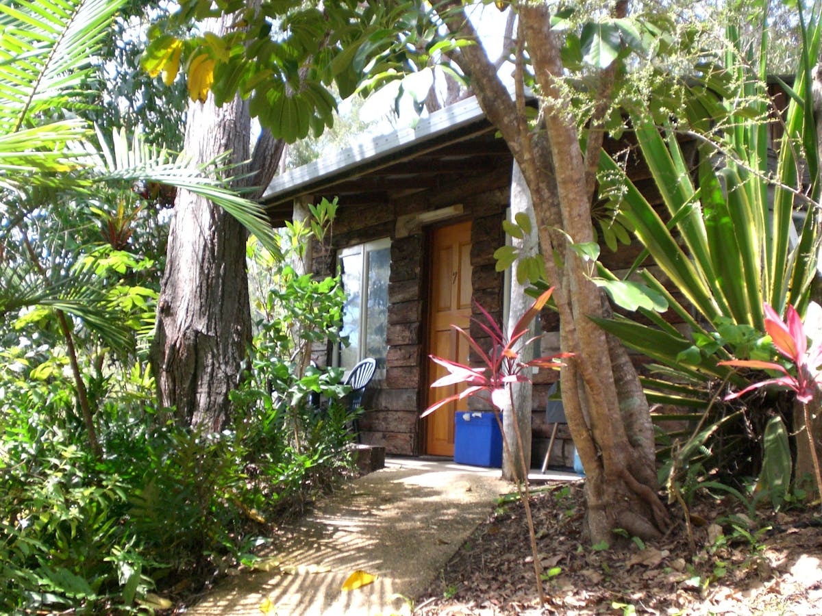 cabin accommodation townsville qld north