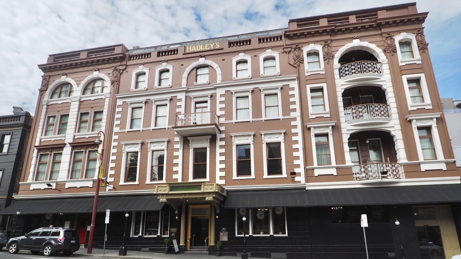 Hadley's Orient Hotel, home for the Amy Sherwin statue