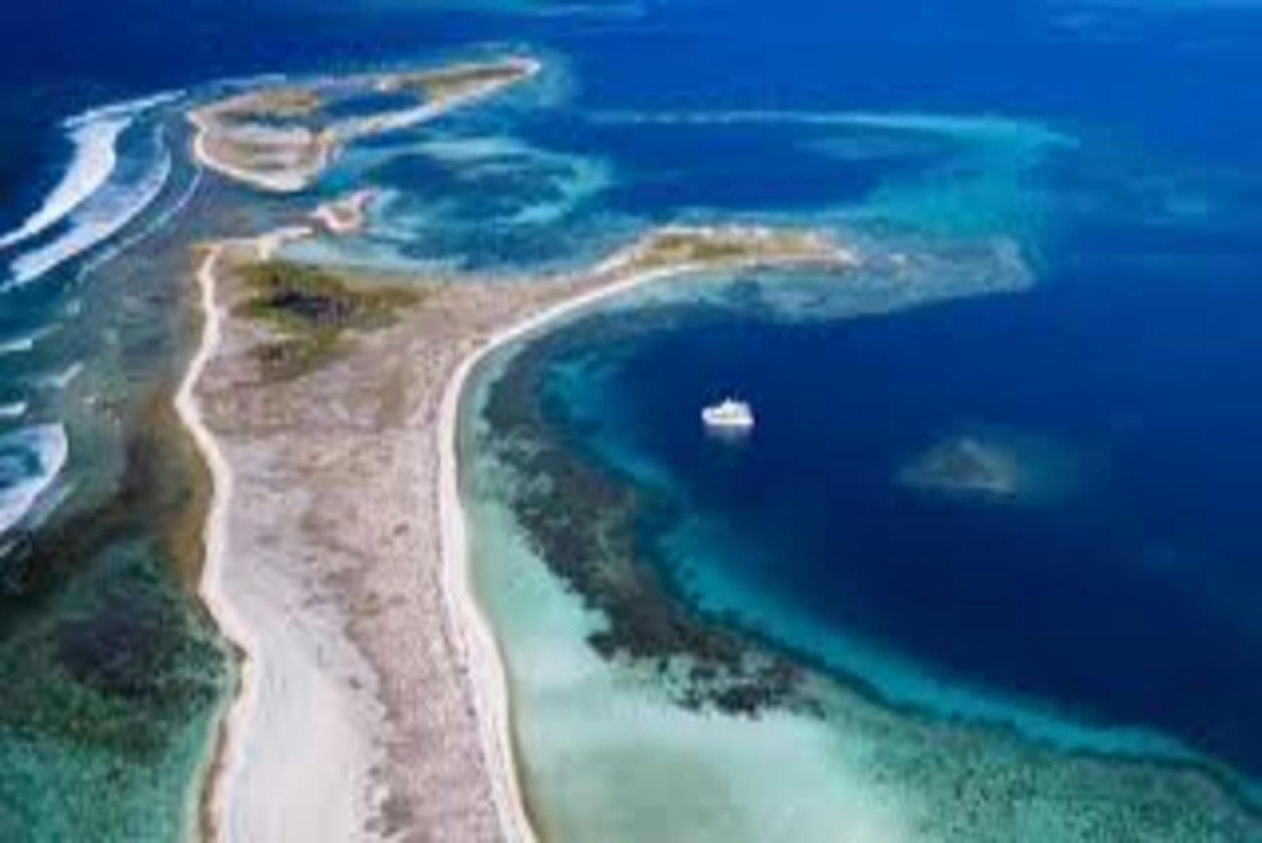 Abrolhos Island Scenic Flight