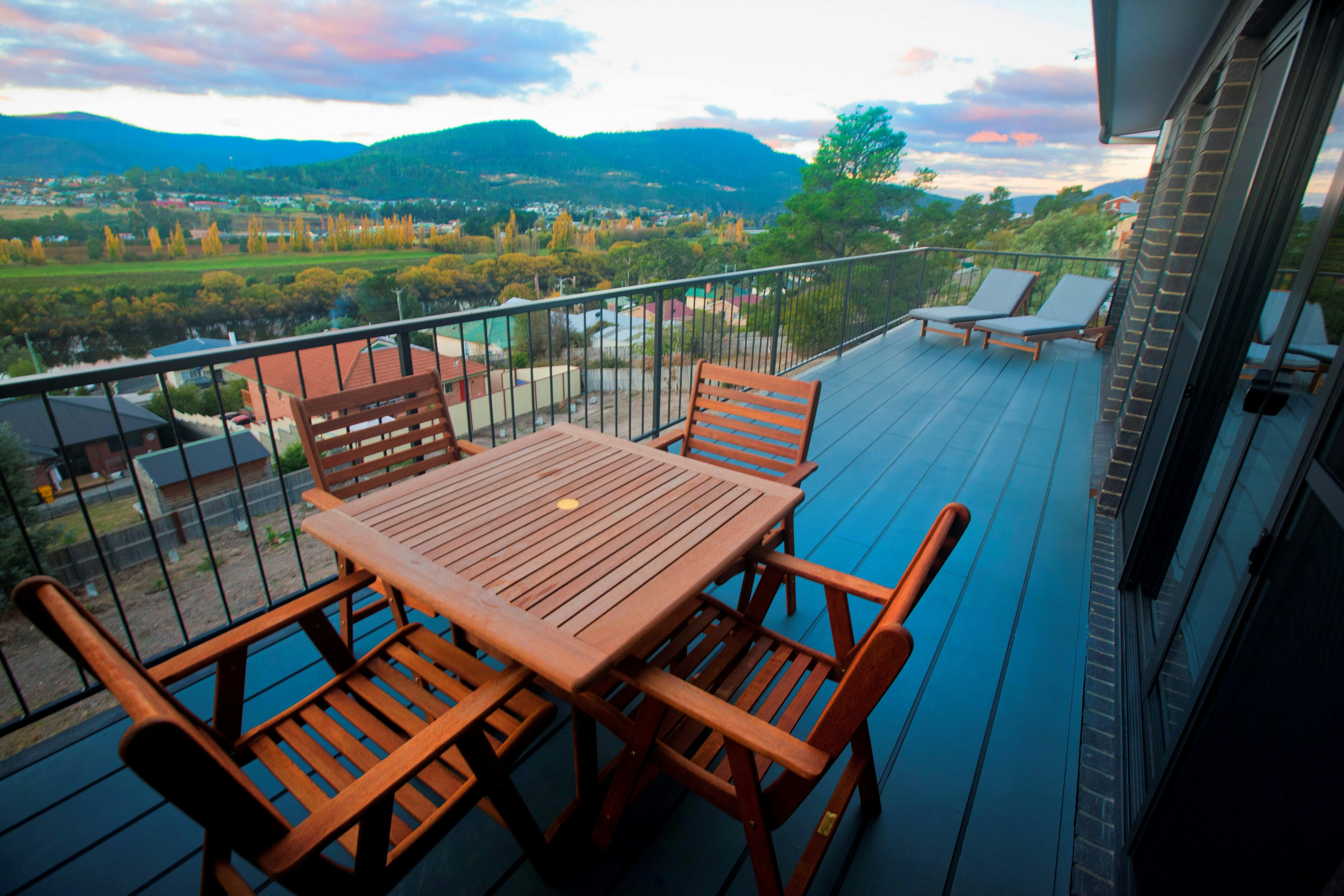 overlooking the beautiful Derwent River and Valley