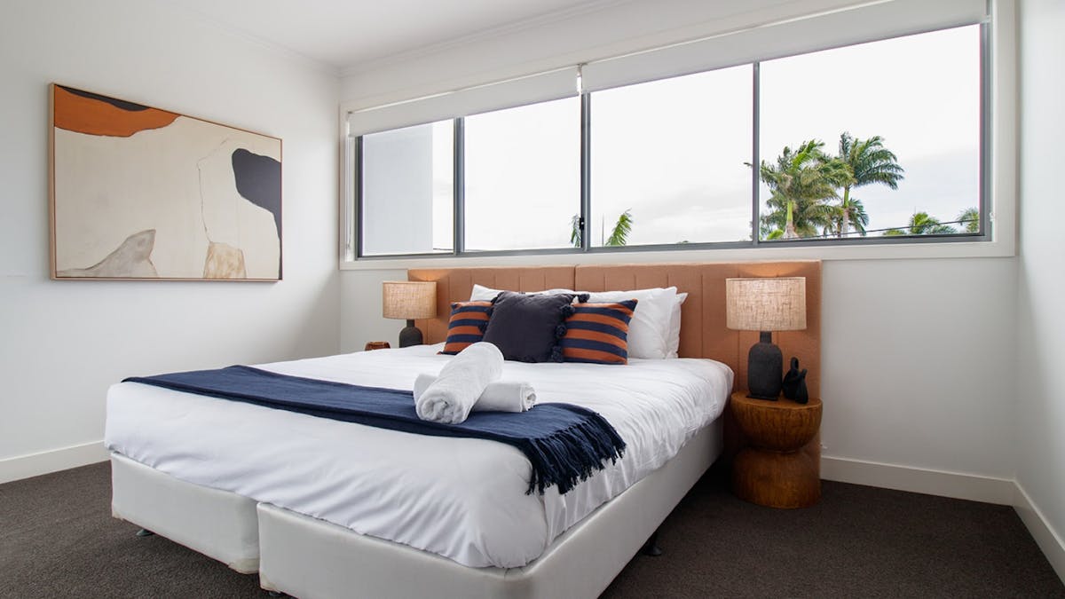 Five Bedroom home in Broadbeach - Bedroom