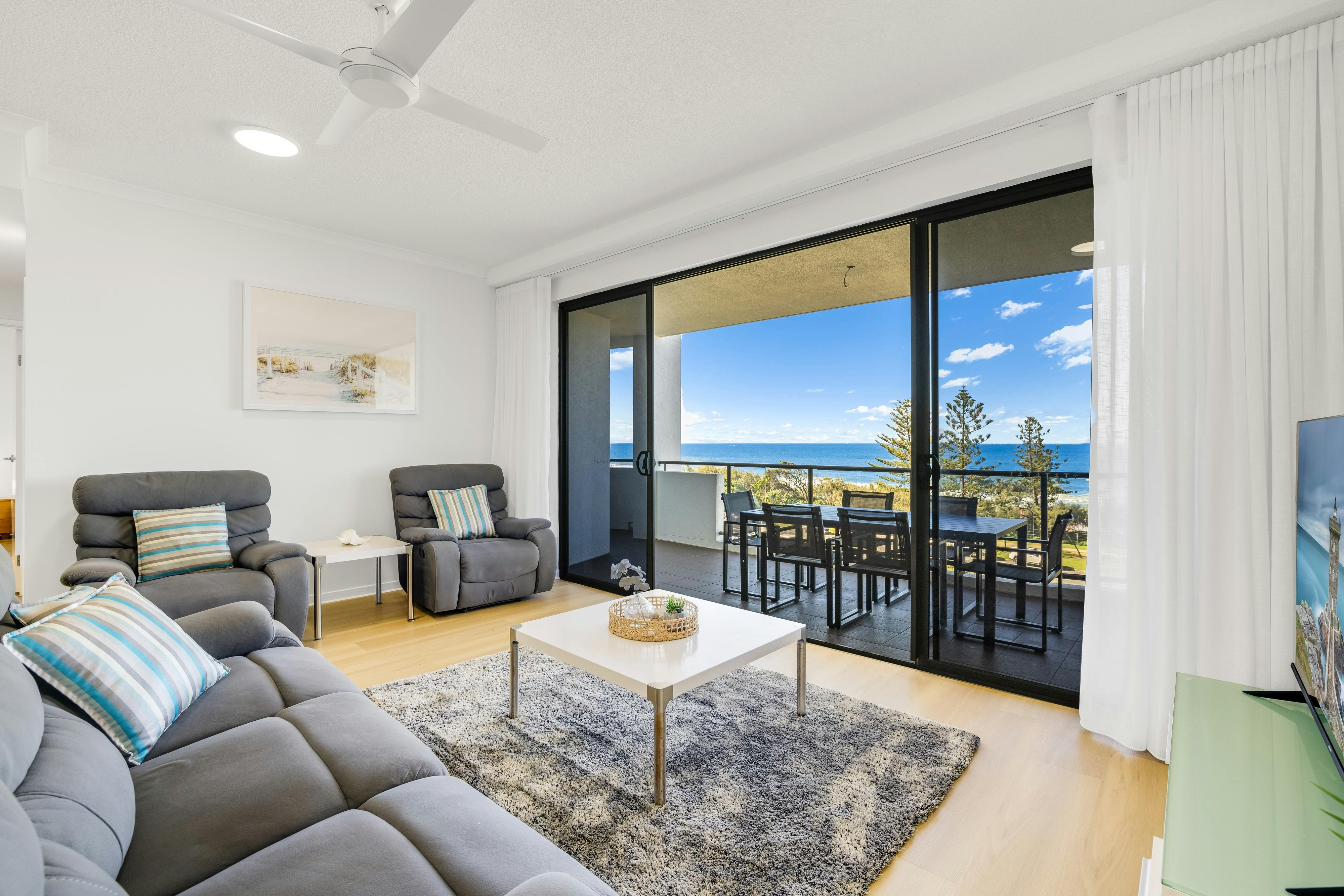 Beachfront Apartment, 2 Bedrooms (Level 4 to 5)