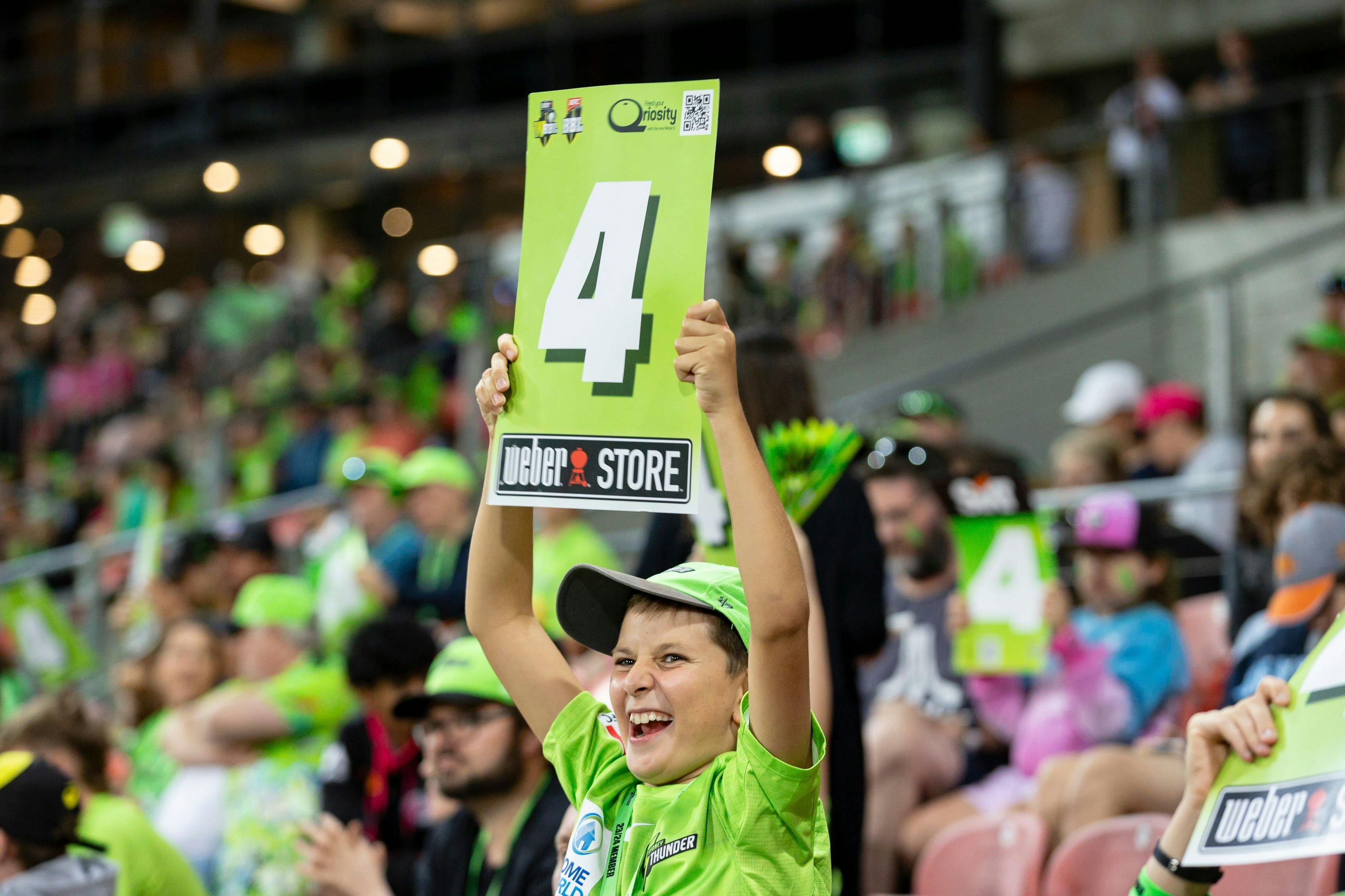 BBL: Sydney Thunder v Perth Scorchers