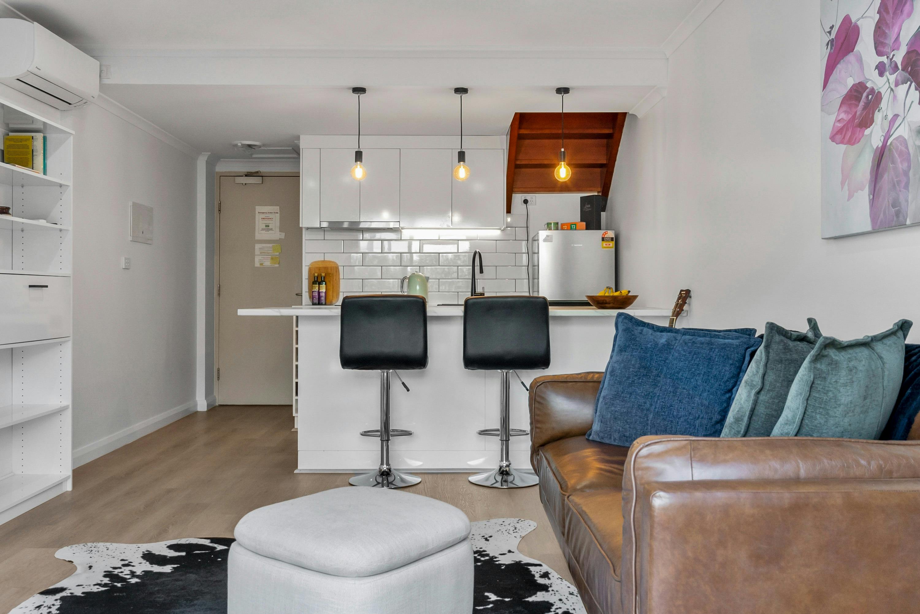 Dining/Lounge