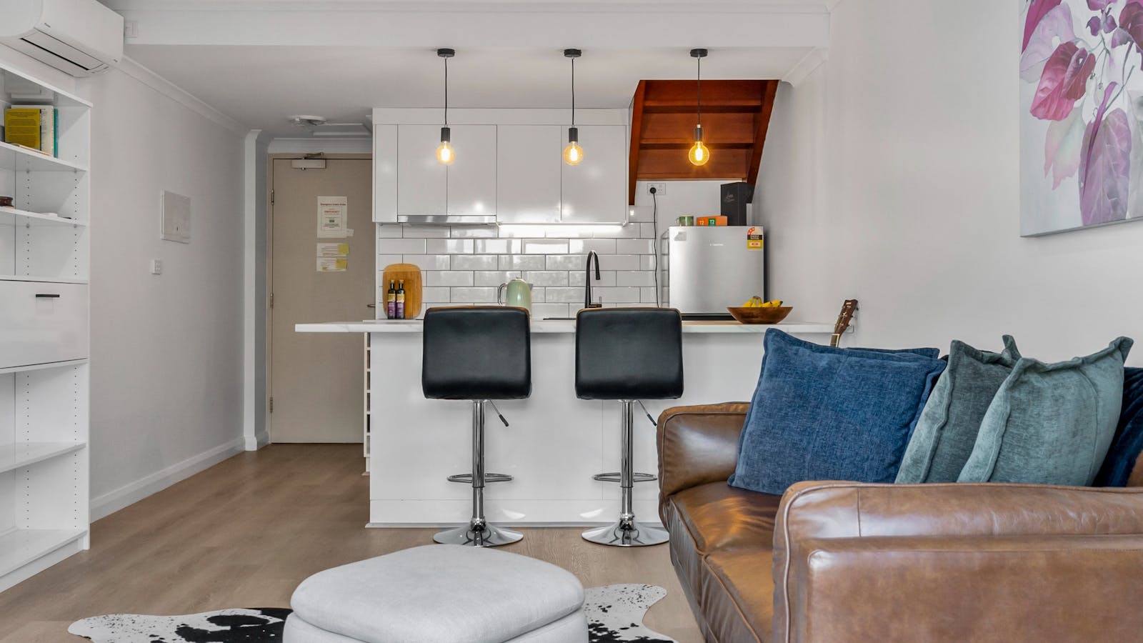 Dining/Lounge