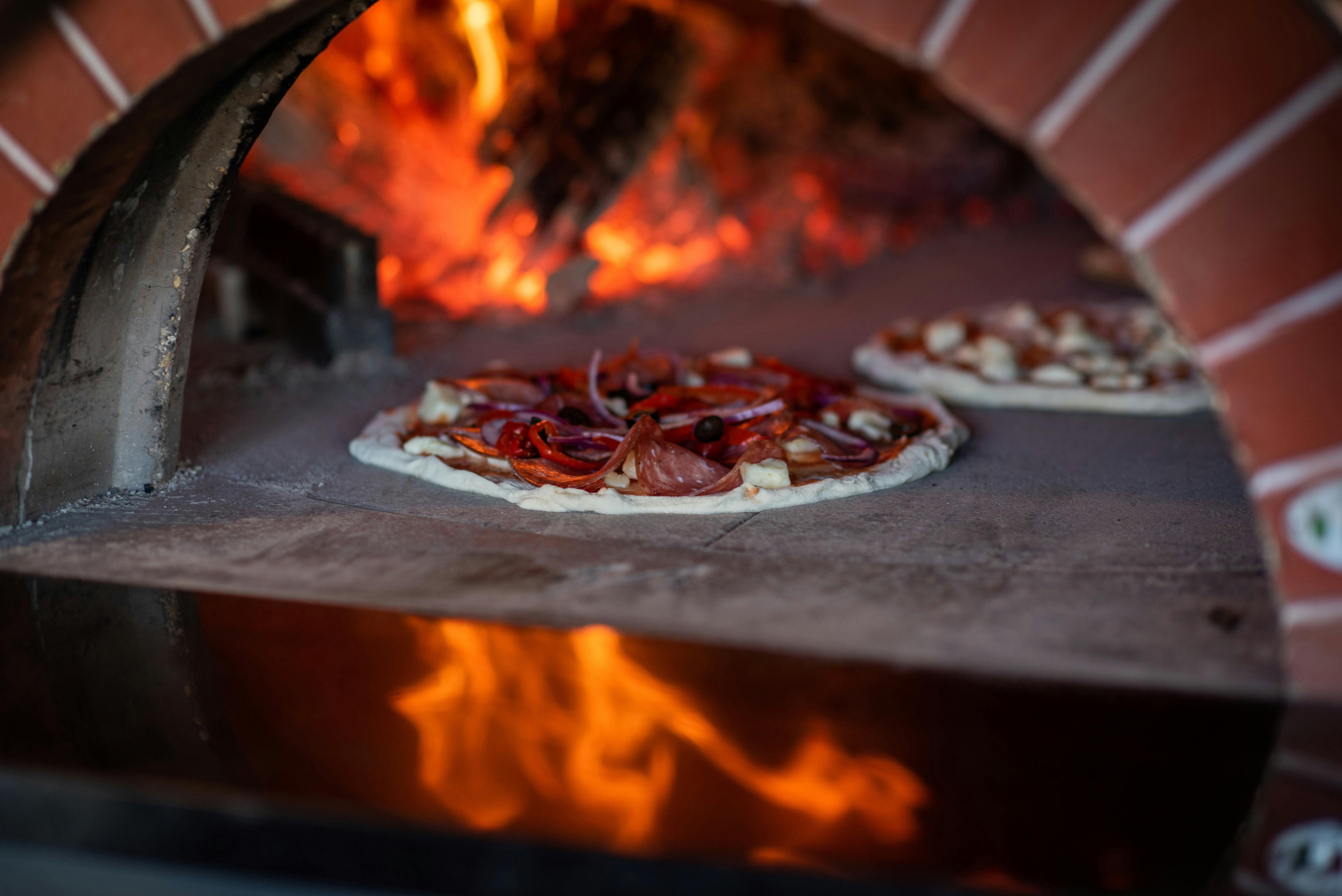 Woodfired pizza oven