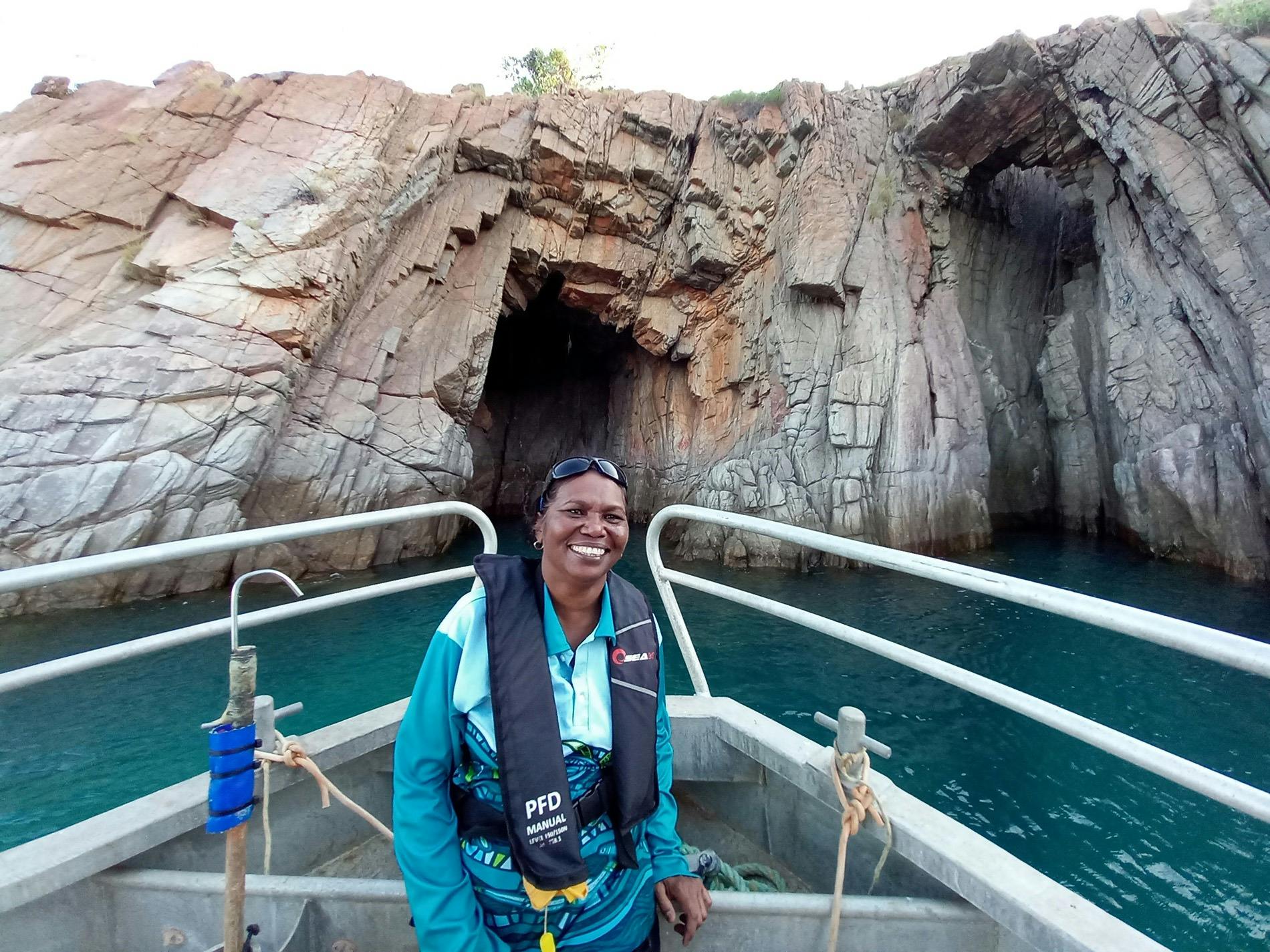 Rosanna Angus, Oolin Sunday Island Cultural Tours