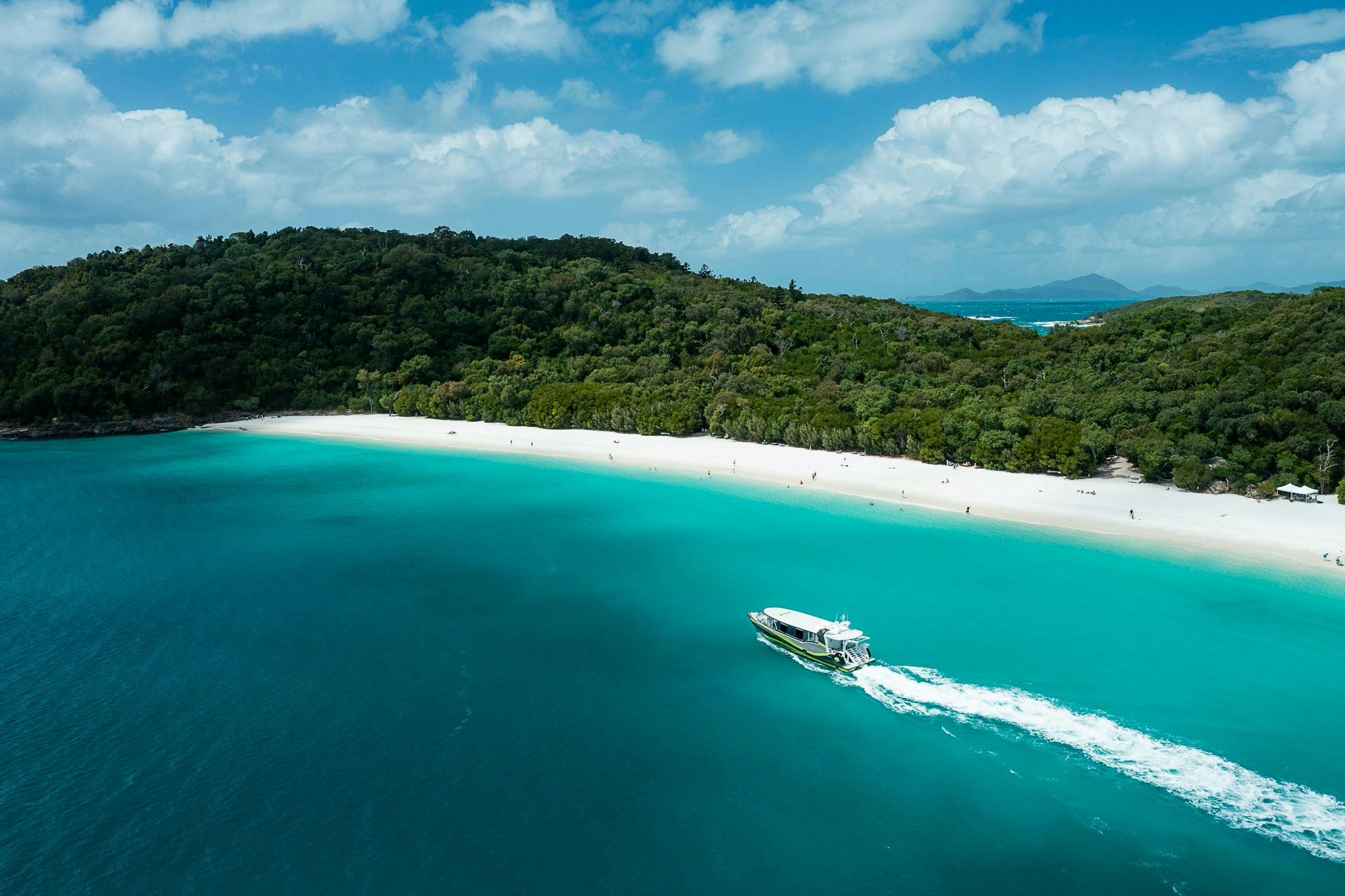 Viper jet boat tour cruising in to Whitehaven Beach, Whitsunday Island