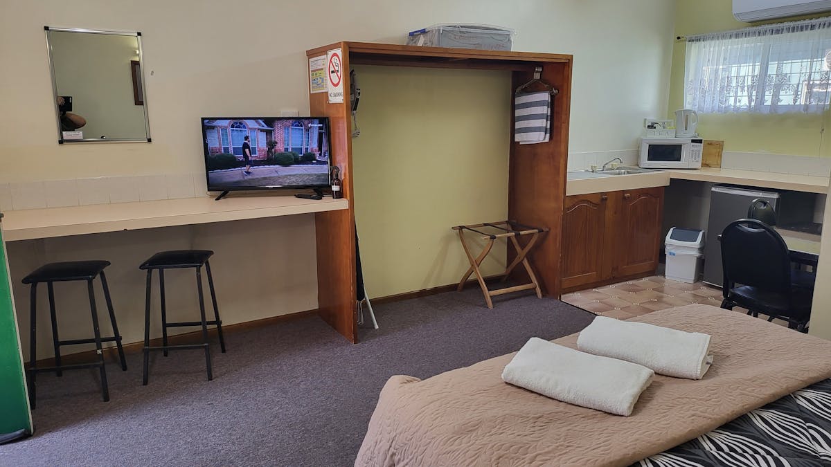Deluxe Queen Twin Share Room ground level