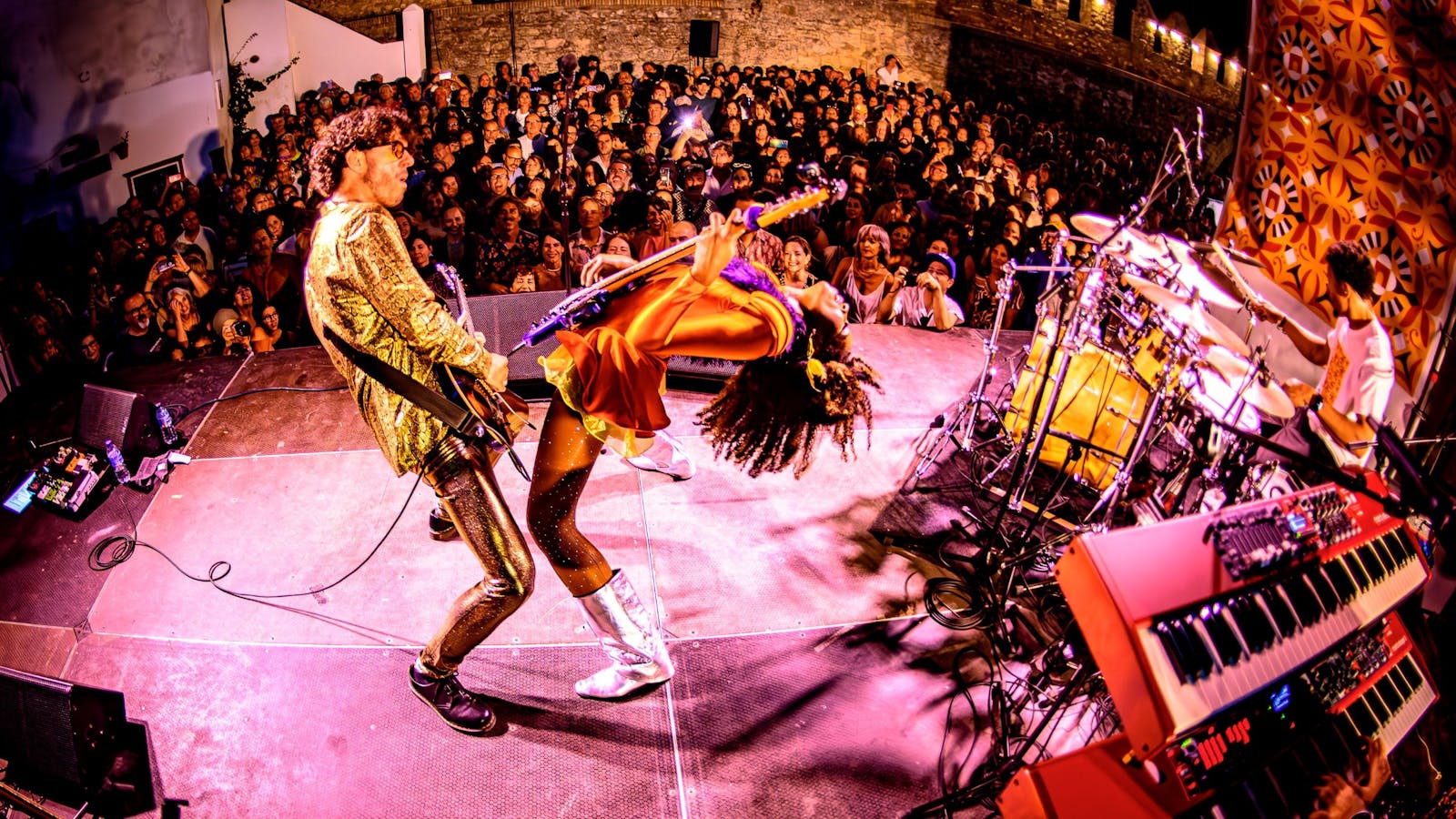 Nik West playing live.