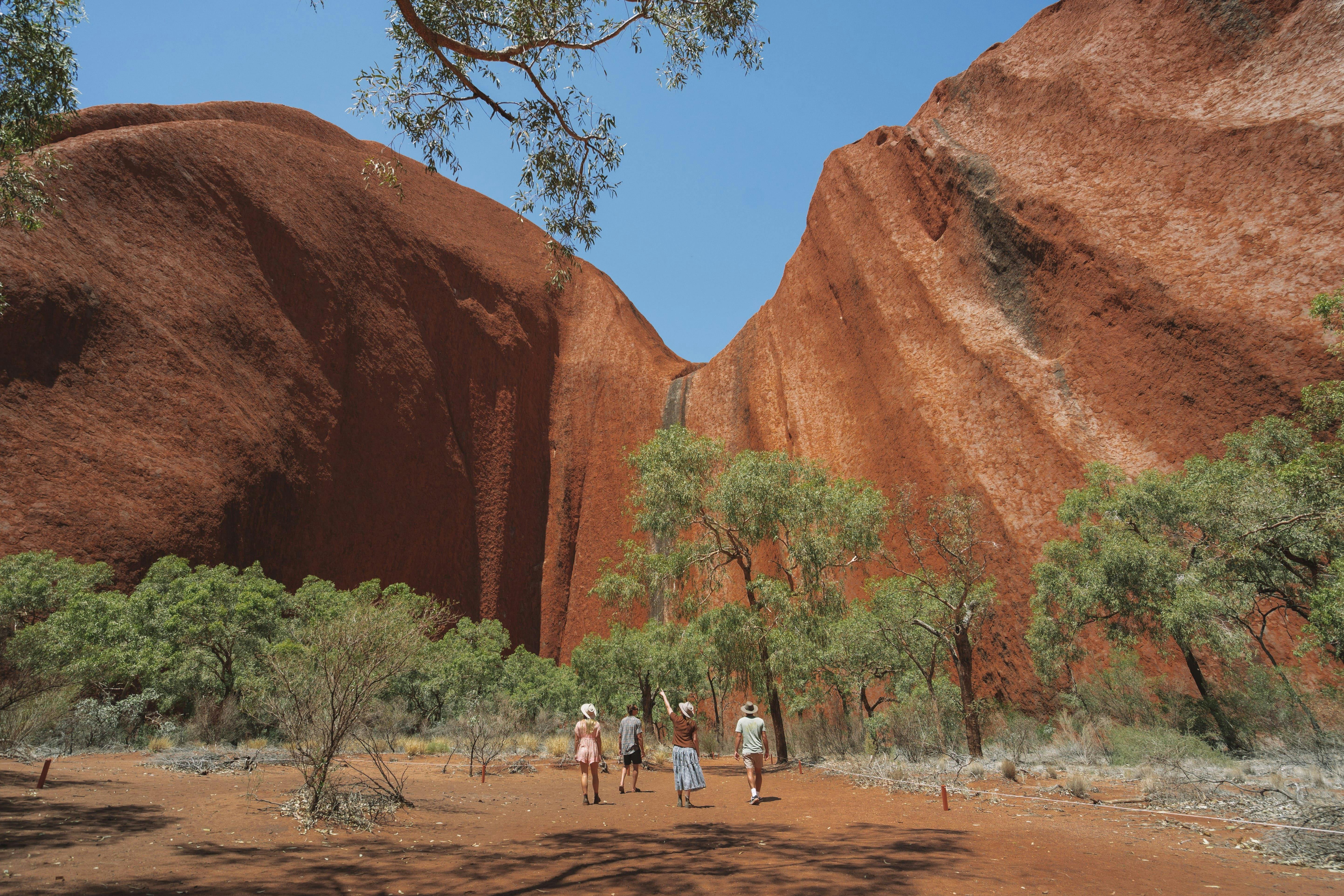Autopia Tours - Uluru Base Walk