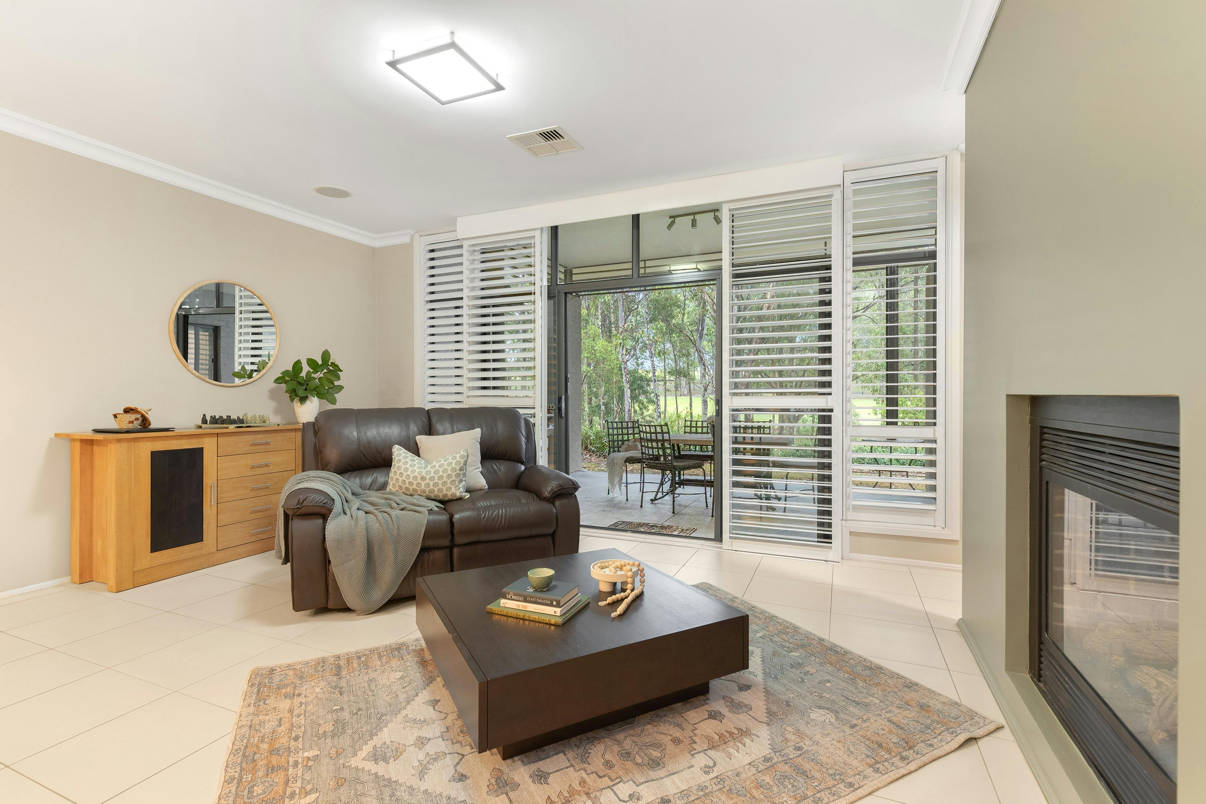Fairway and Vines living room