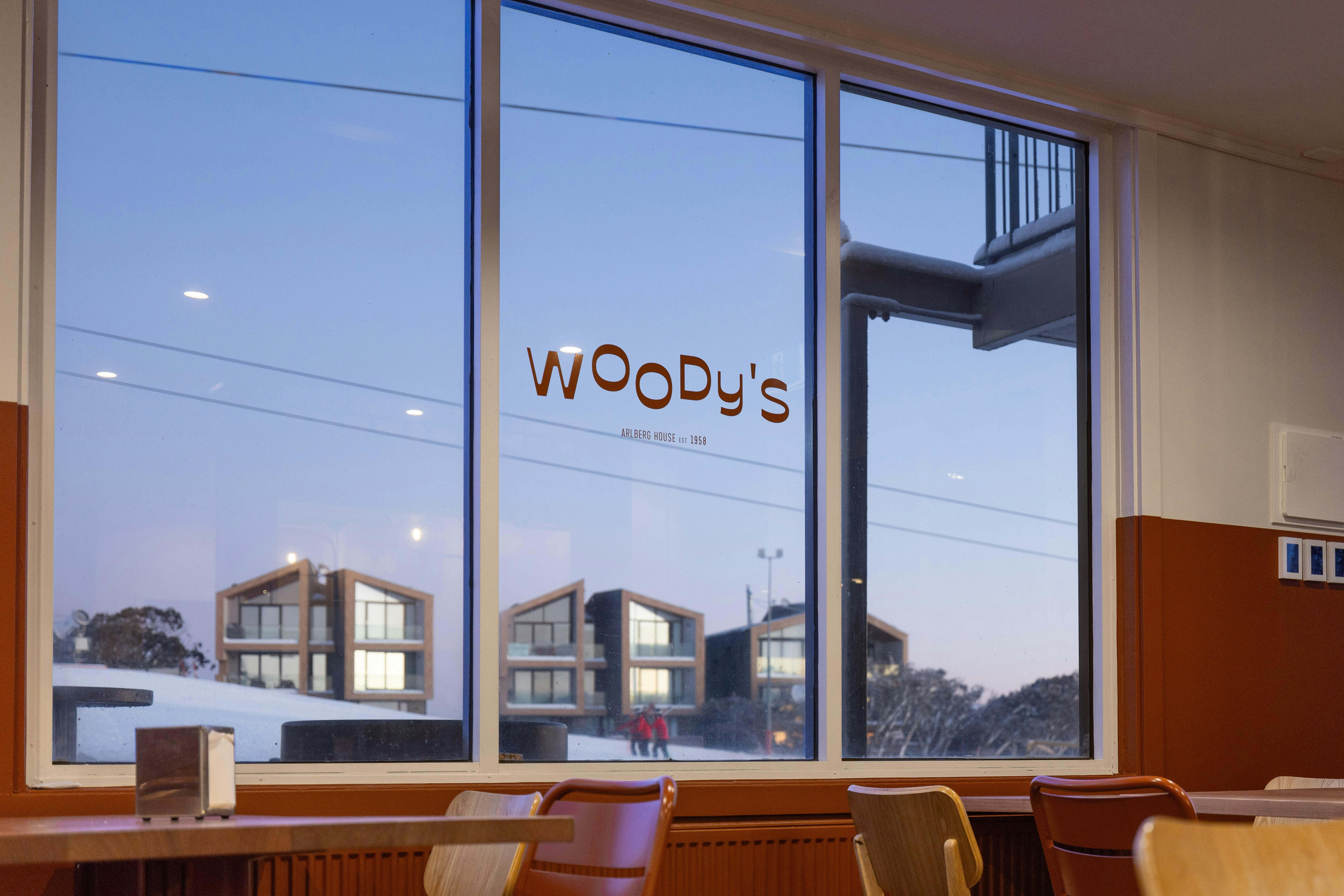 Woody's Cafe looking to Bourke St Ski Run