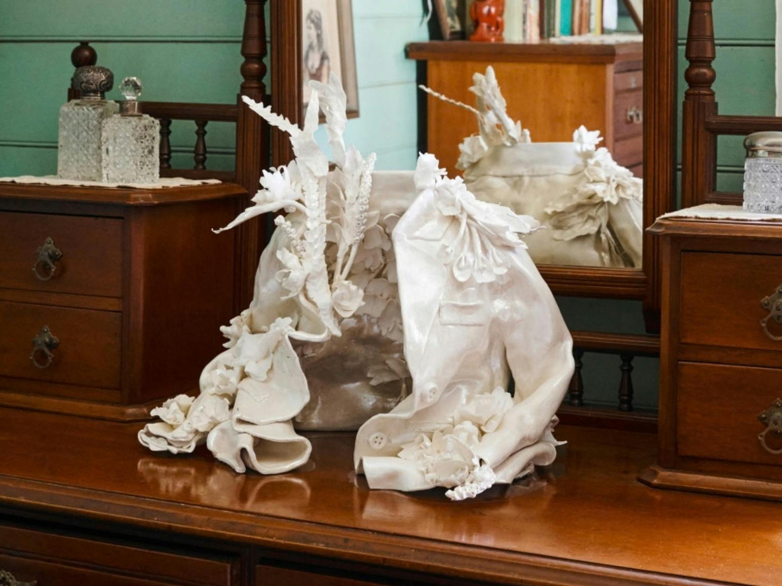 Gone, not forgotten, Alex Bray, 2026, porcelain, glaze, lustre