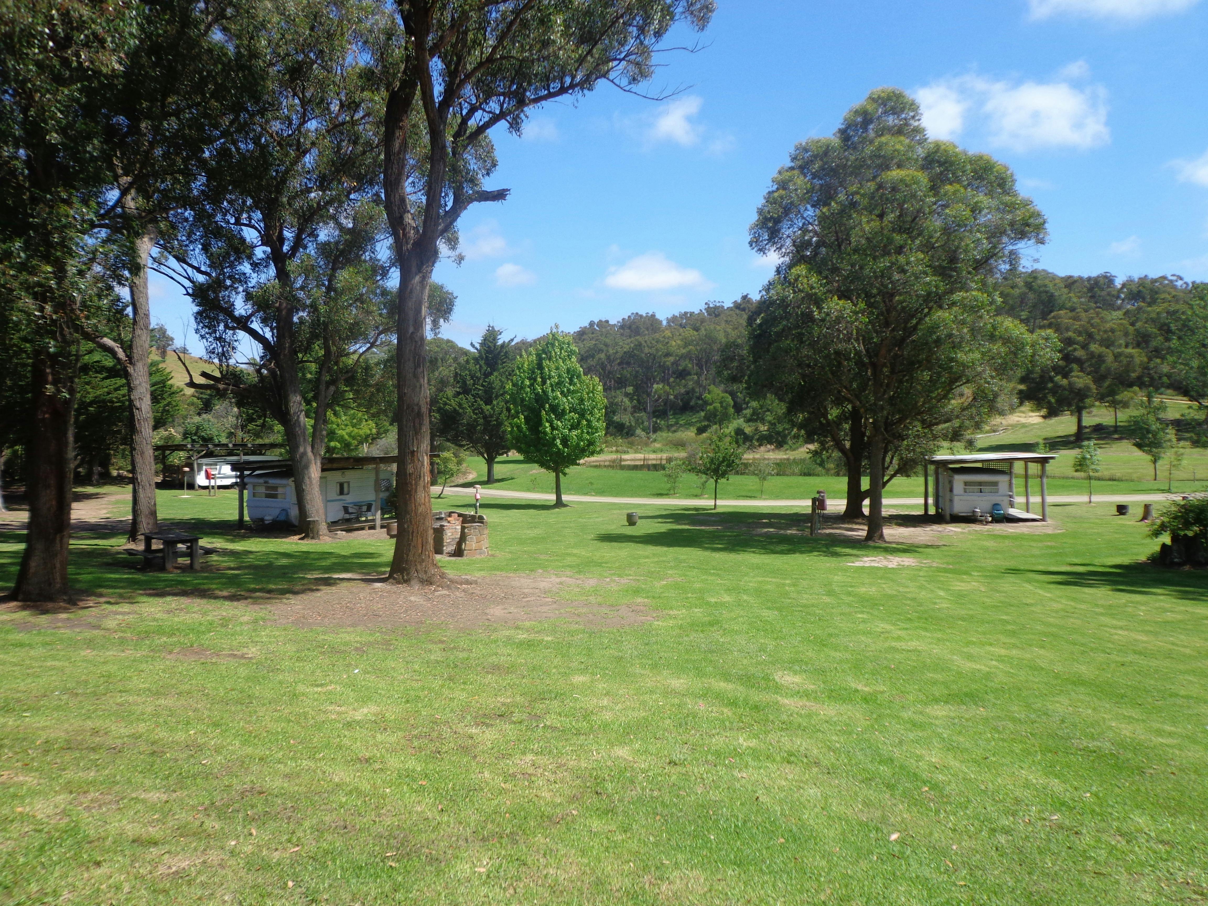 Unpowered camp sites for caravans,campervans,tents or swags.