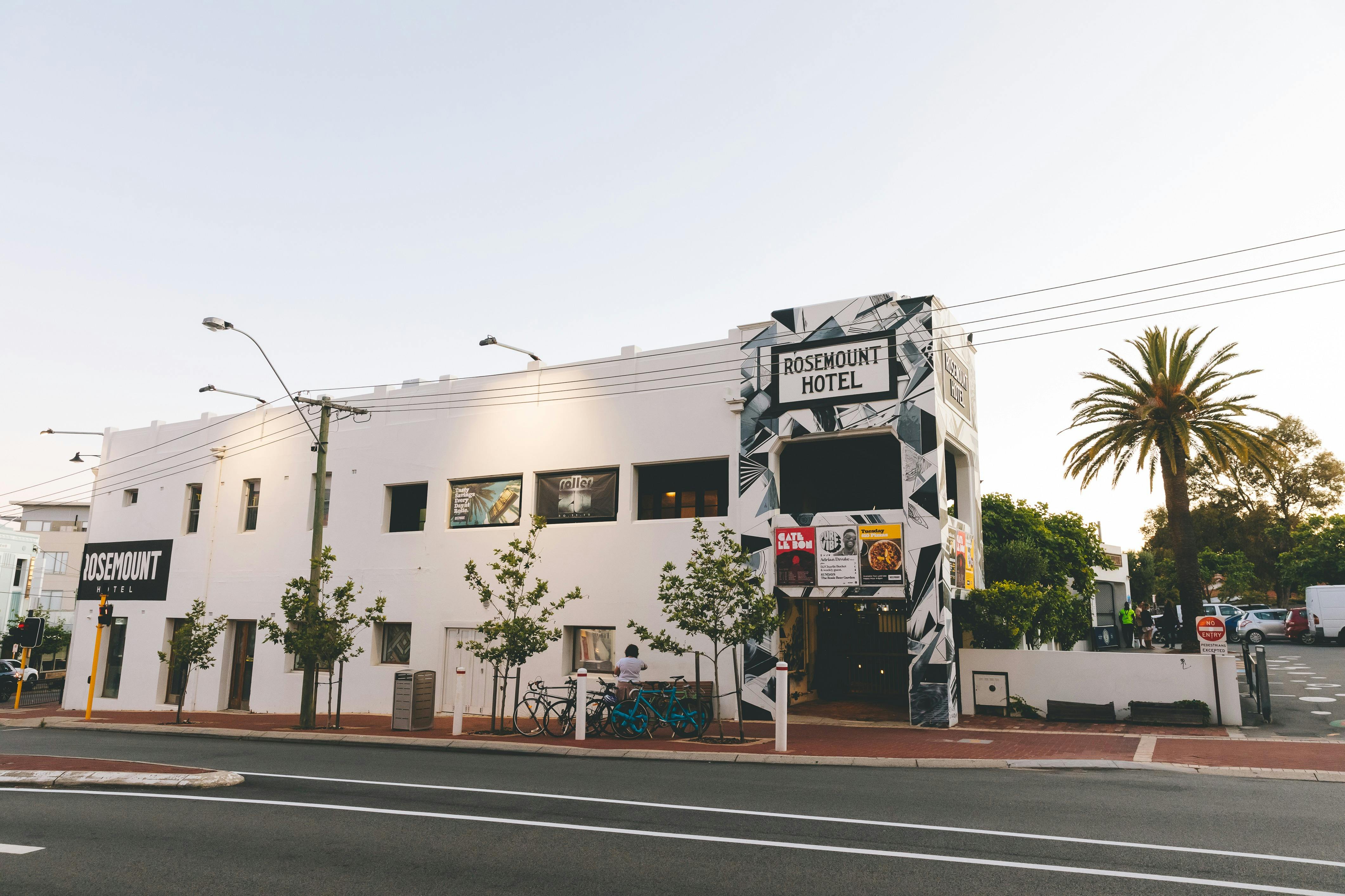 Photograph of the outside of Rosemount Hotel